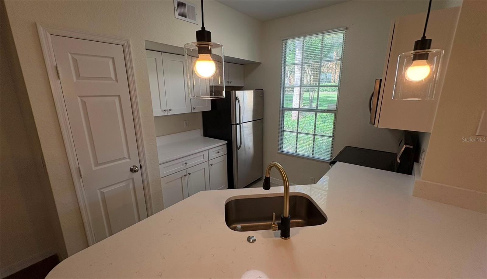 AZUR/METROWEST - Residential Lease