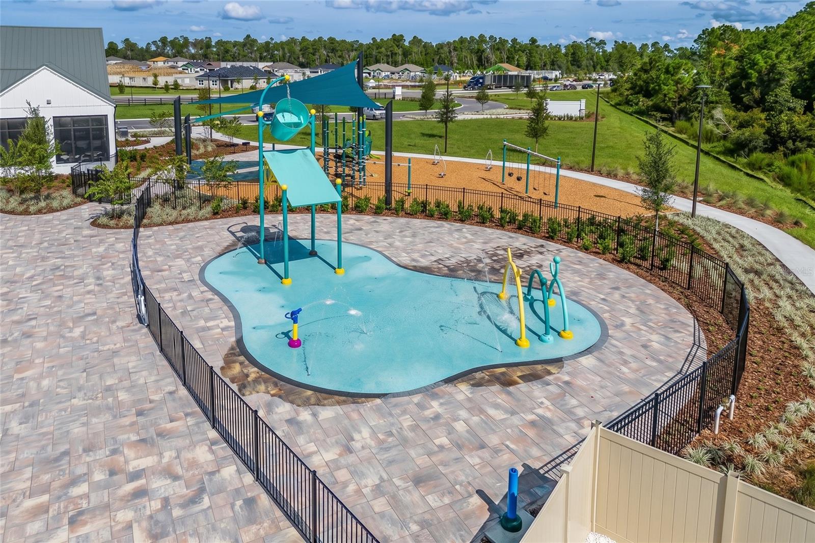 HARMONY WEST - Residential
