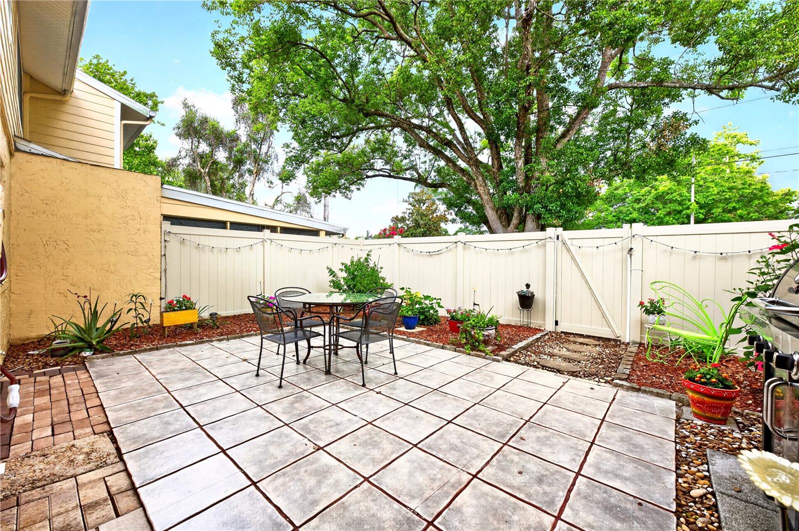 DOVER GREEN CONDO - Residential