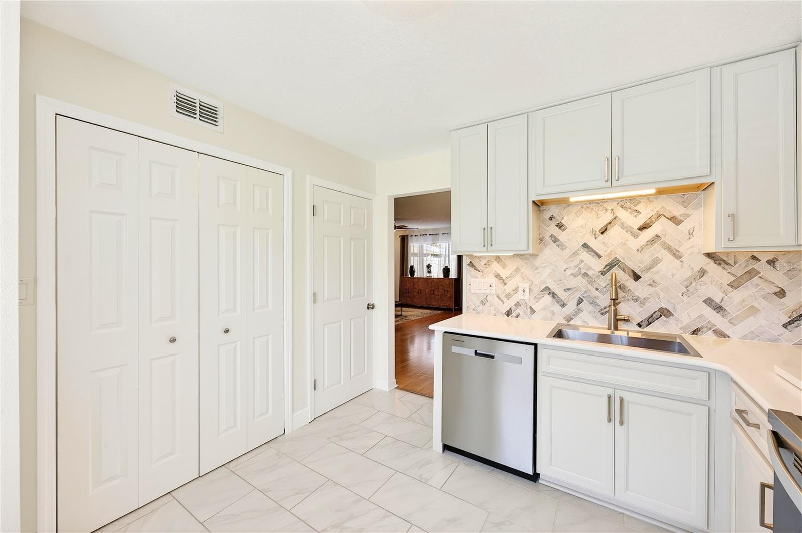 DOVER GREEN CONDO - Residential