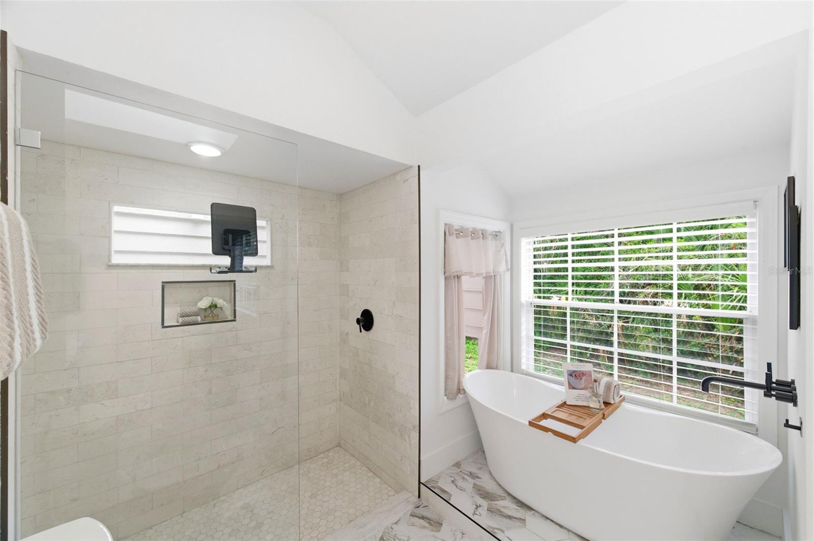 SHERWOOD FOREST - Residential