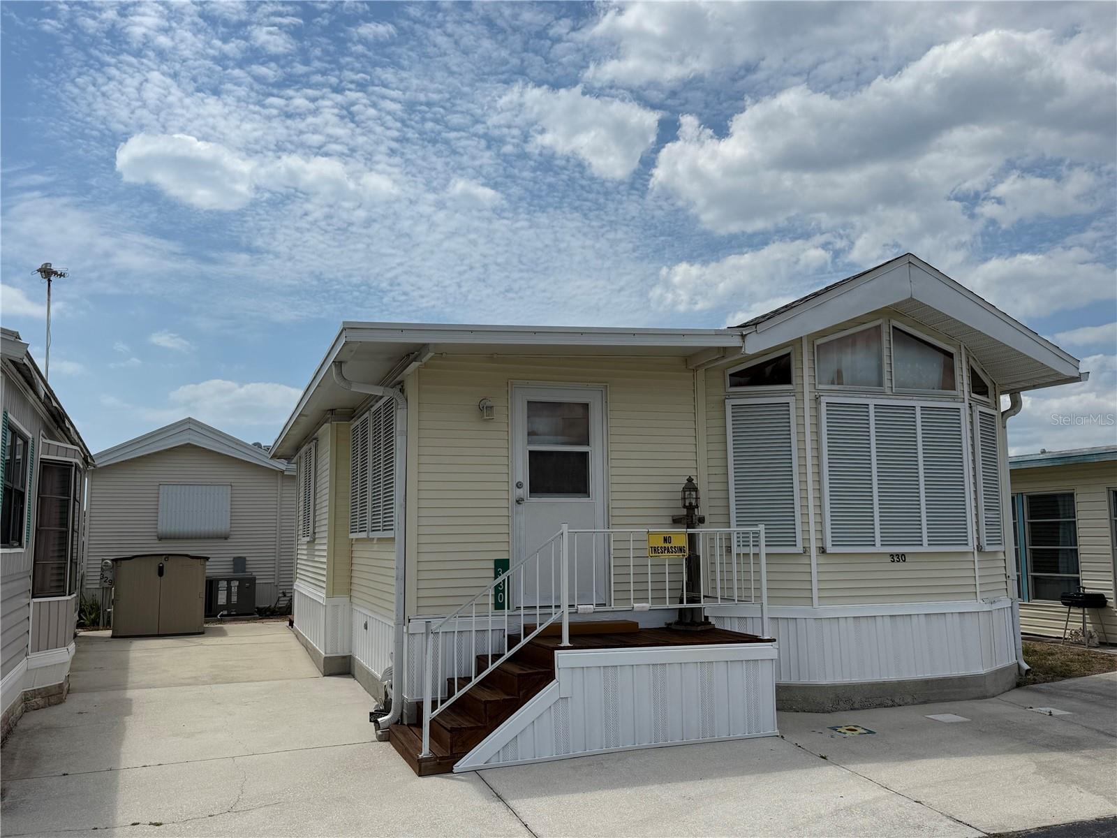 HOLIDAY TRAVEL PARK ENGLEWOOD - Residential