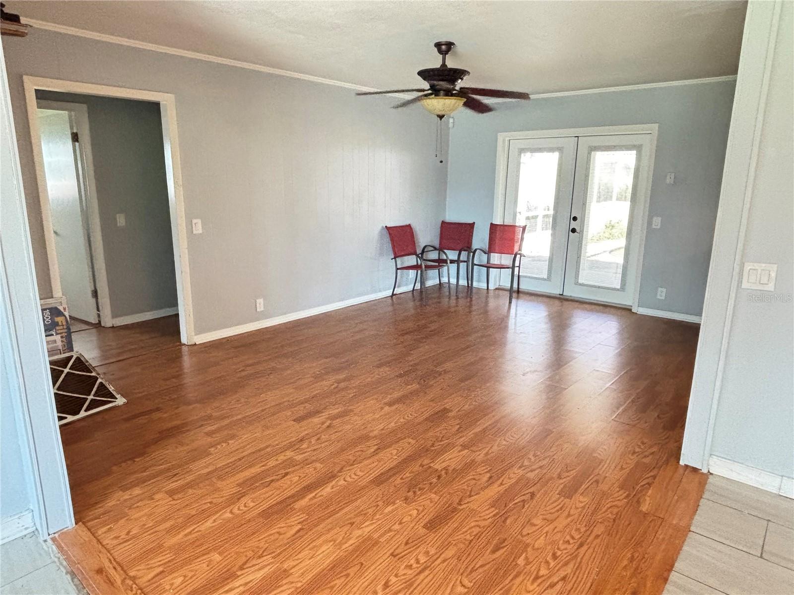 ELOISE WOODS EAST LAKE MARIAM UNIT - Residential