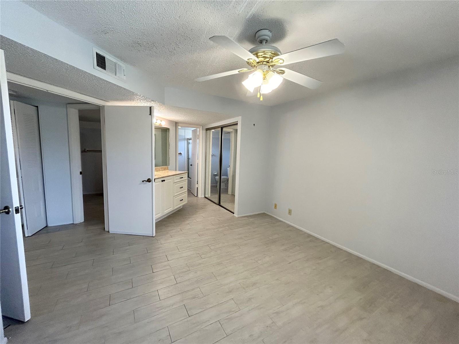 OAKS IV - Residential