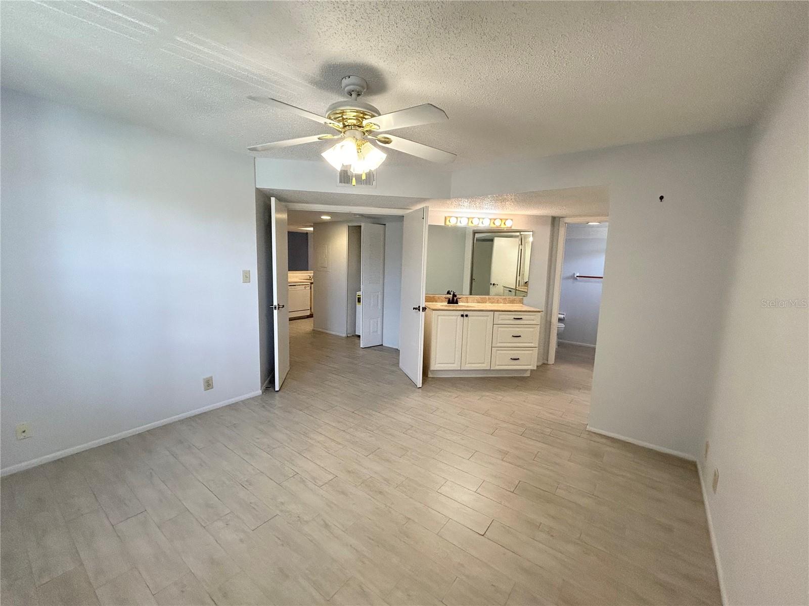 OAKS IV - Residential