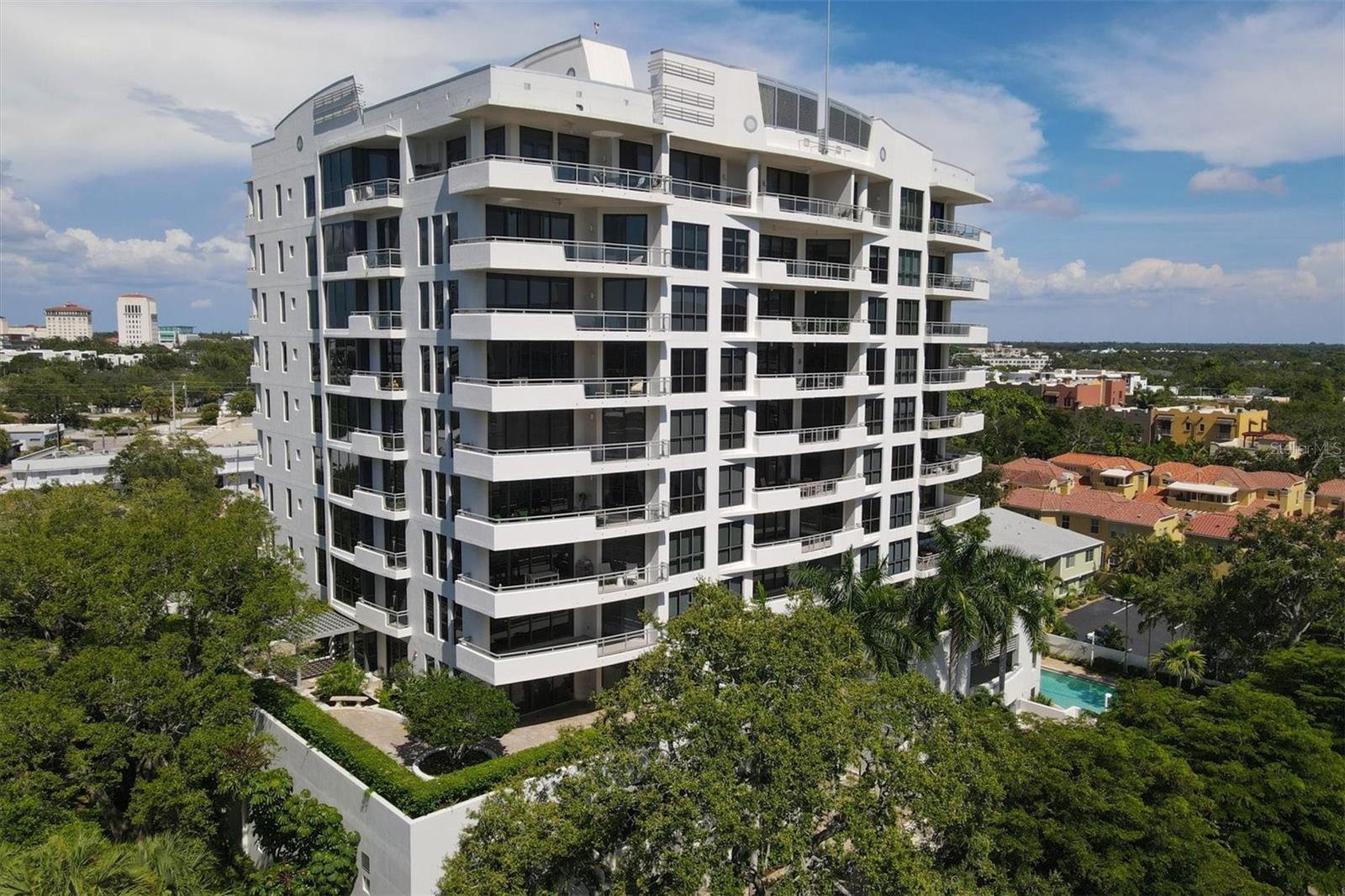 THE SAVOY ON PALM - Residential