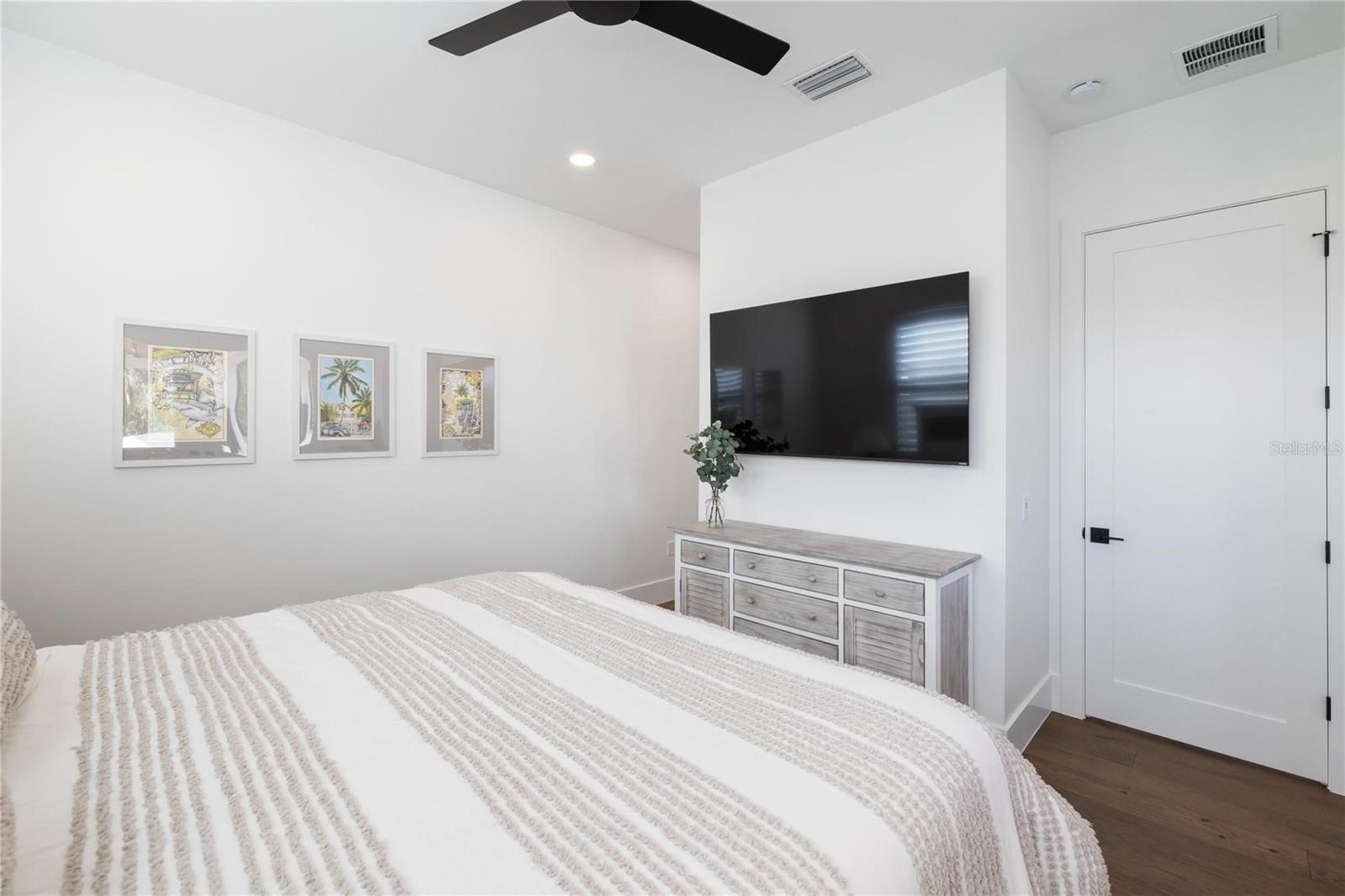 OCEAN BEACH REP - Residential