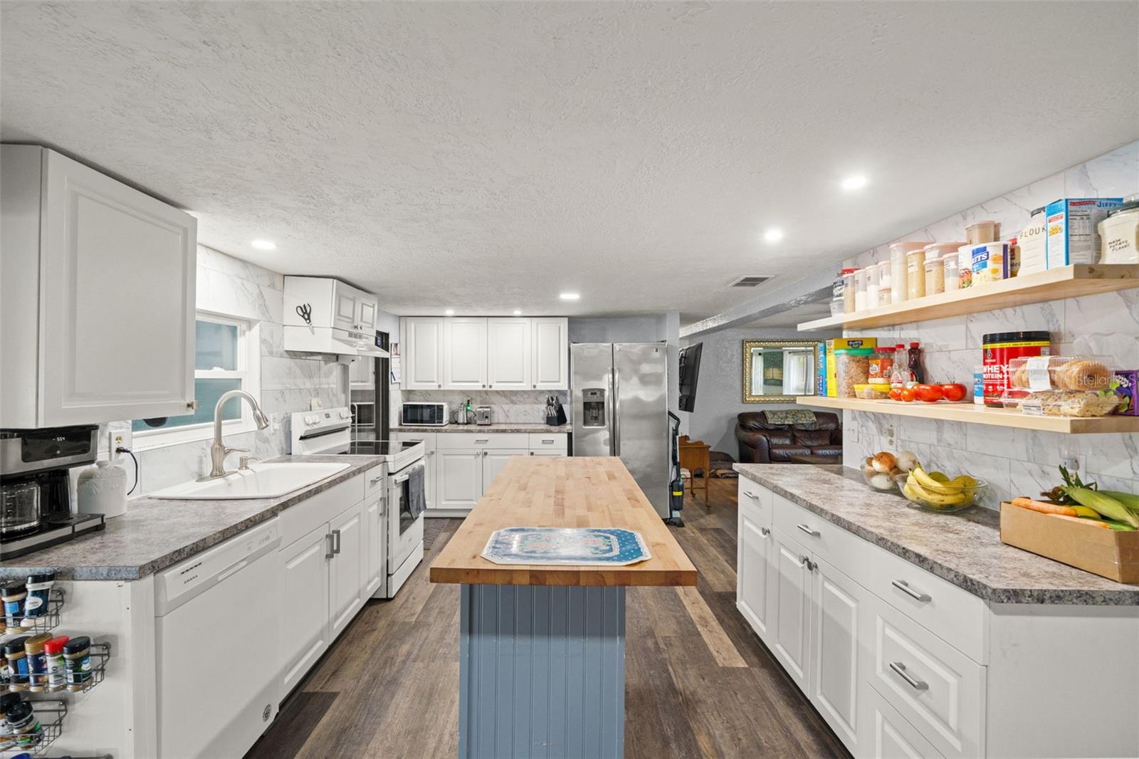 PINE GROVE SUB - Residential