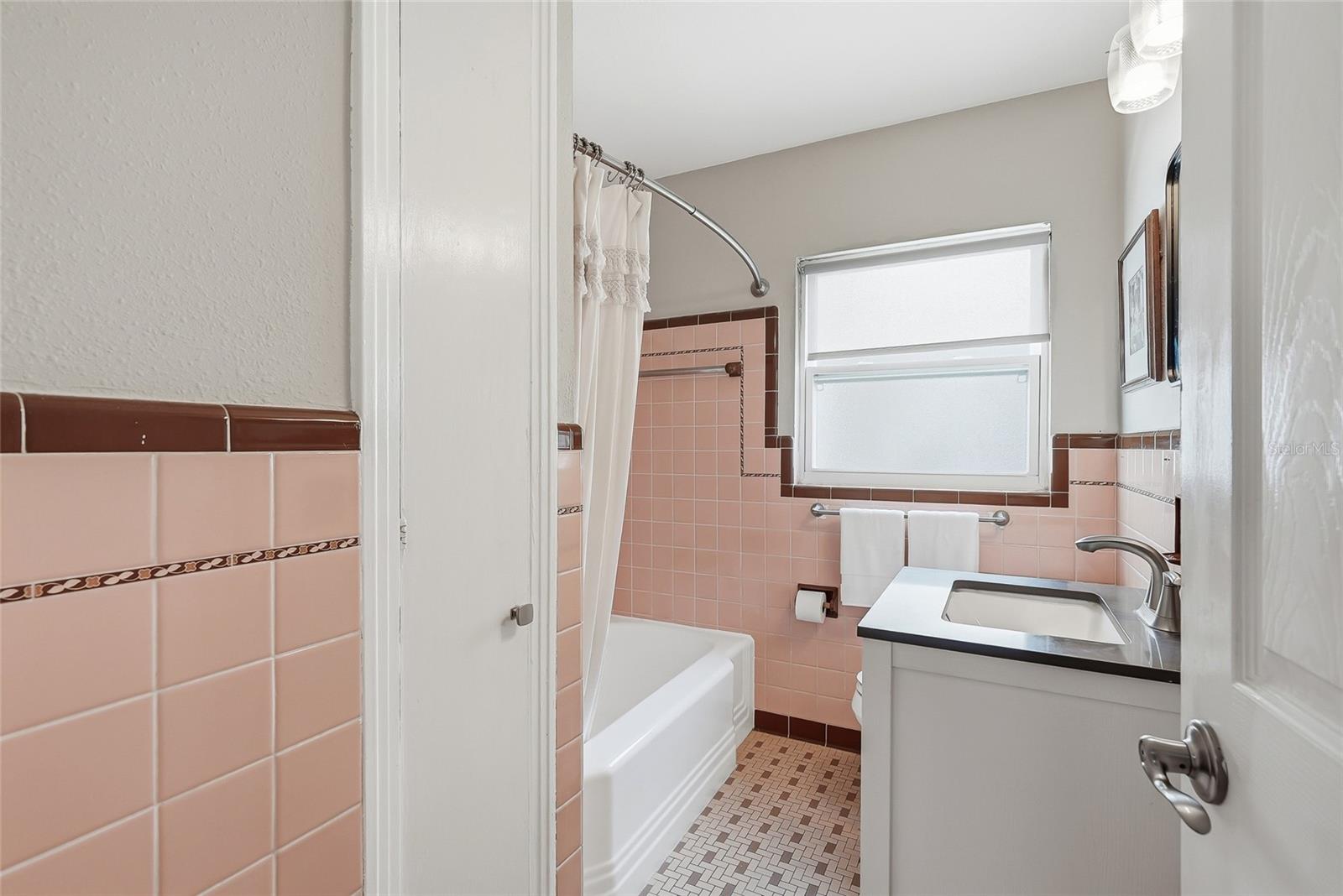 SNELL SHORES - Residential