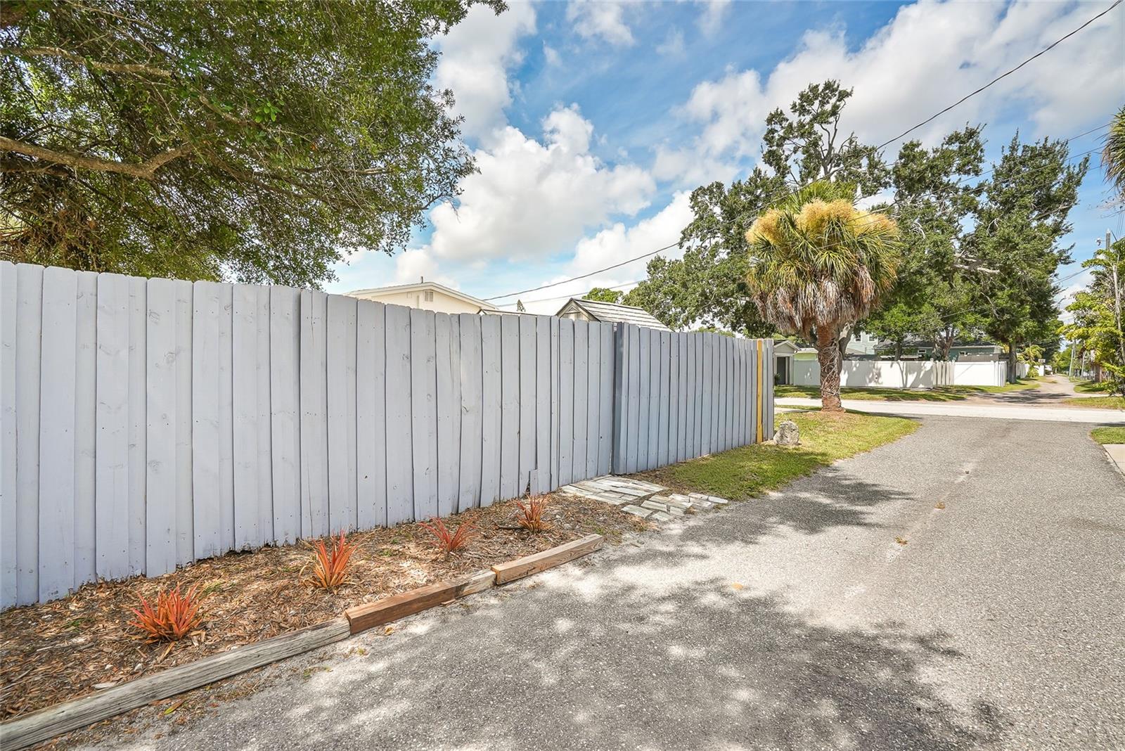 SNELL SHORES - Residential