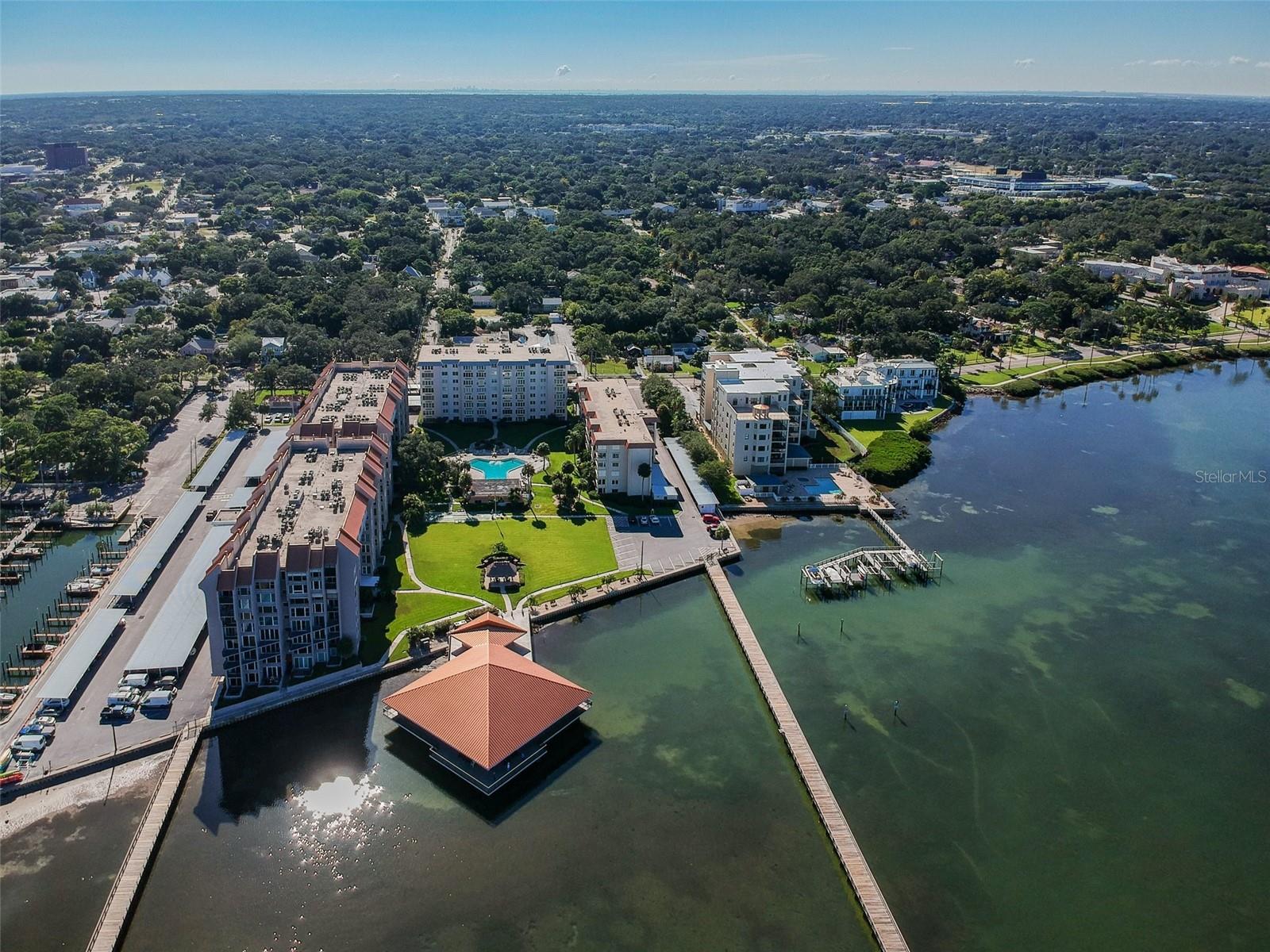 EDGEWATER ARMS 4TH CONDO - Residential