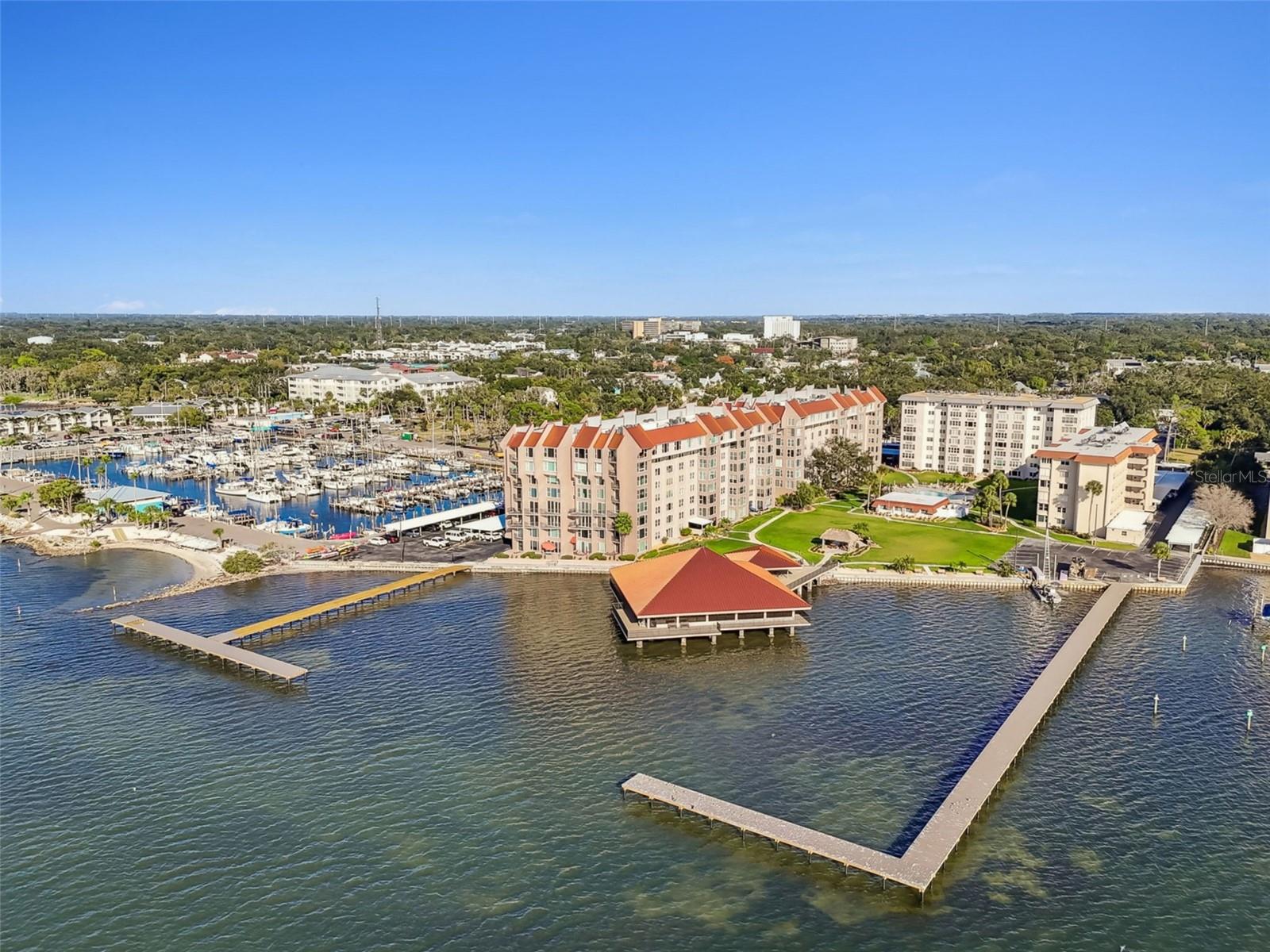 EDGEWATER ARMS 4TH CONDO - Residential