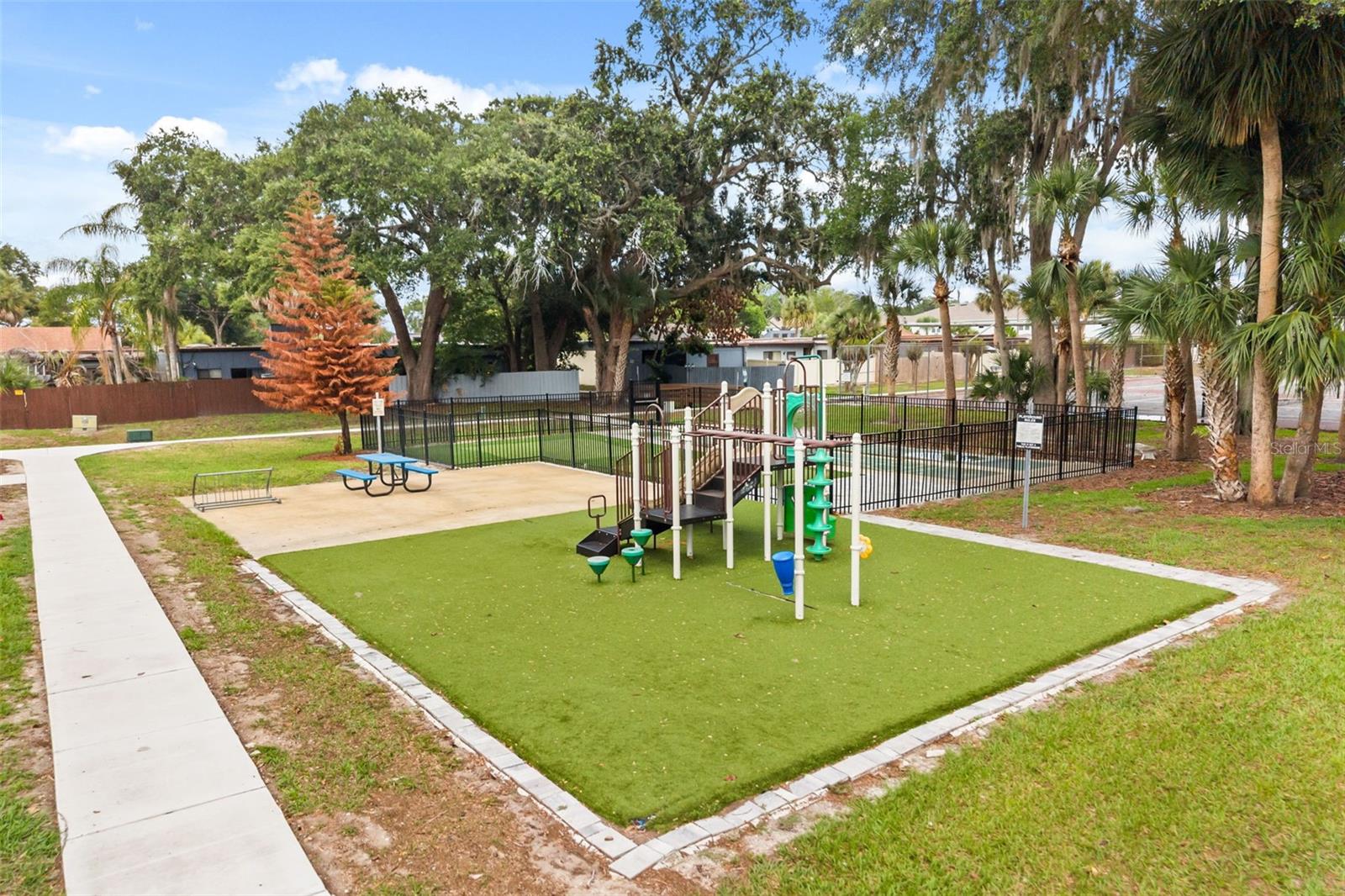 WINDWARD SQUARE SEC 2 - Residential