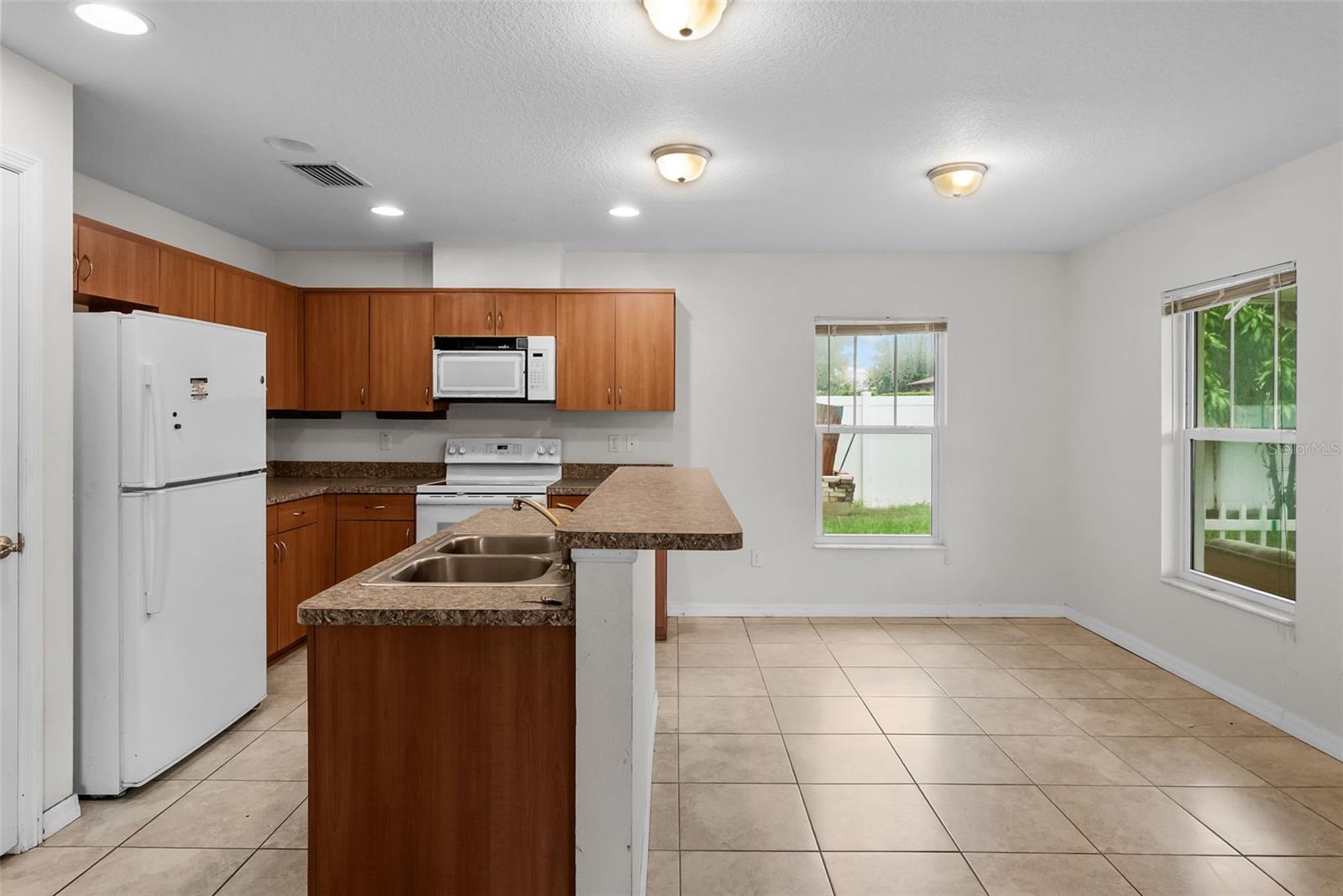 UNI VILLE UNIT 1 - Residential