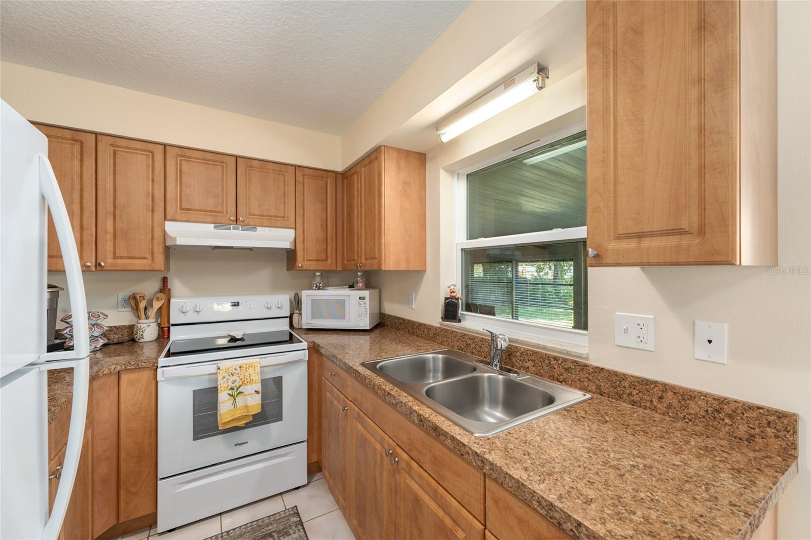 RAINBOW LAKES ESTATE - Residential
