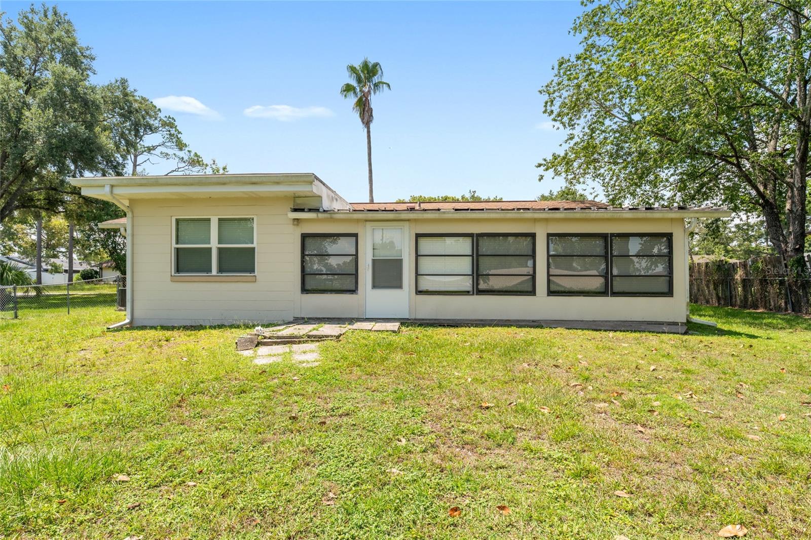 RAINBOW LAKES ESTATE - Residential