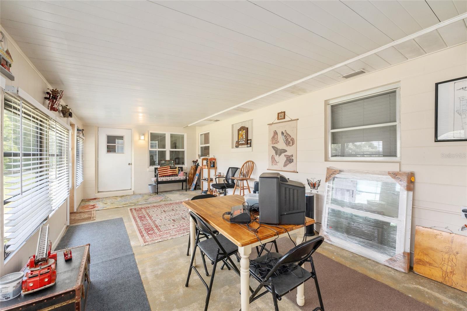 RAINBOW LAKES ESTATE - Residential