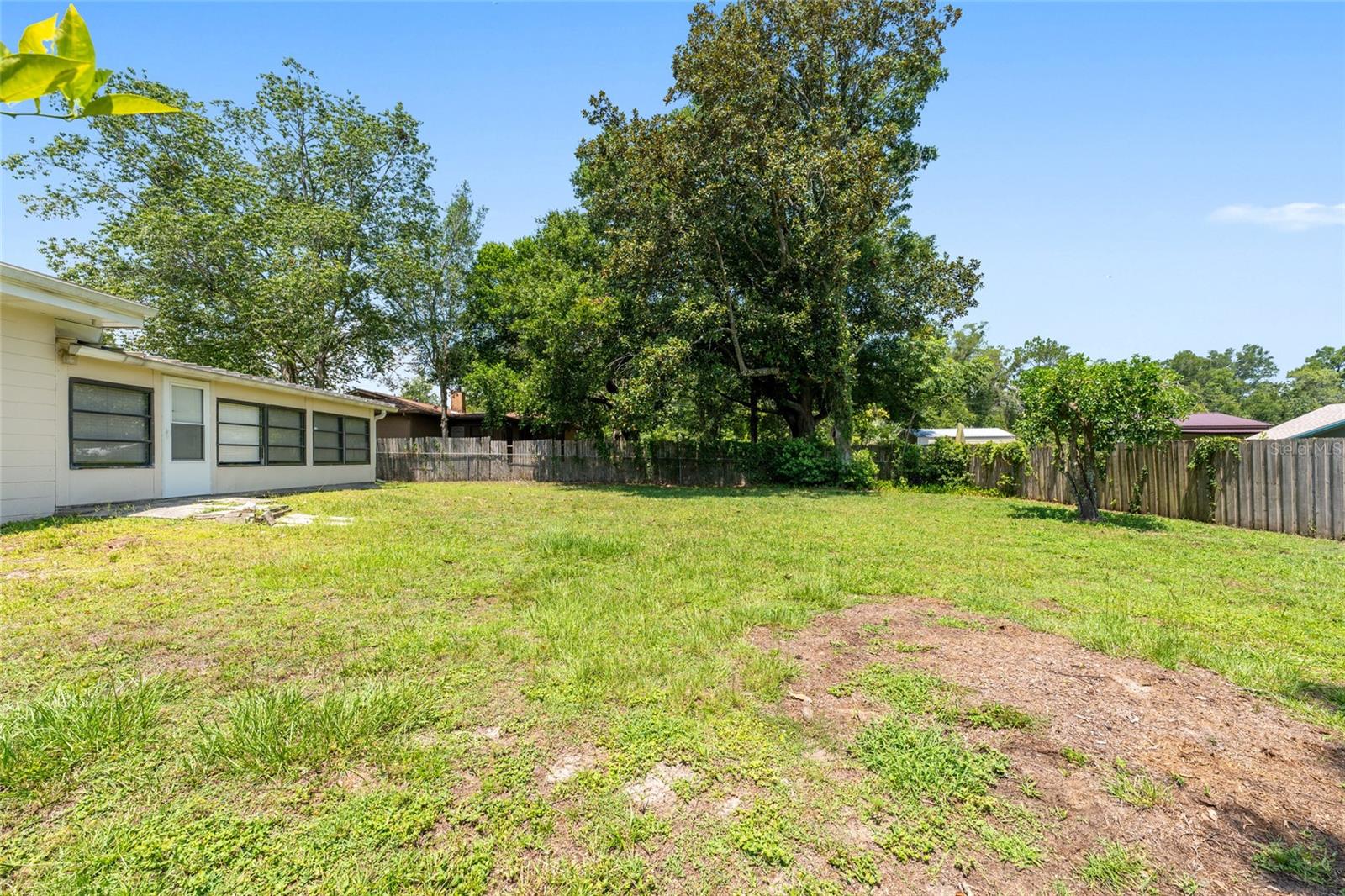 RAINBOW LAKES ESTATE - Residential