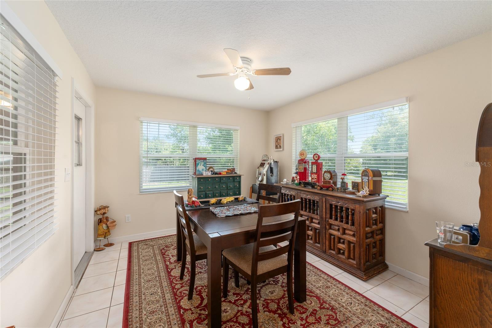 RAINBOW LAKES ESTATE - Residential