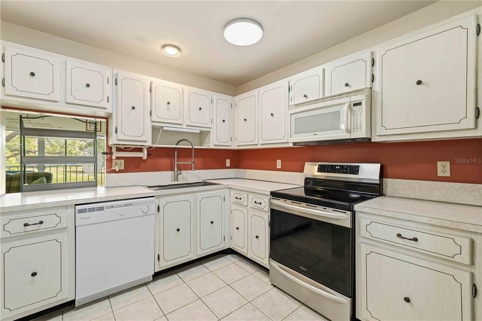 IRONWOOD TENTH CONDOMINIUM - Residential