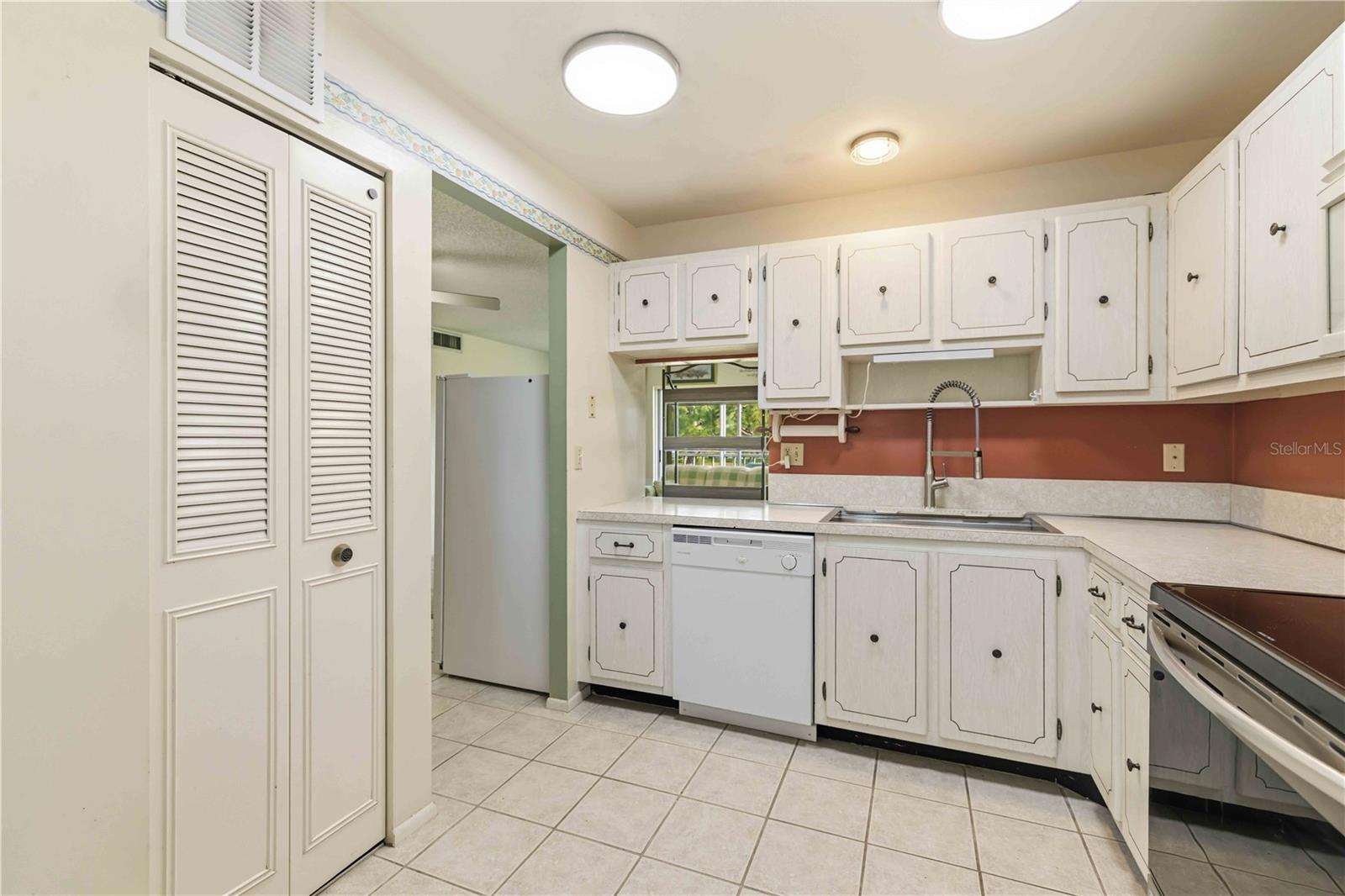 IRONWOOD TENTH CONDOMINIUM - Residential