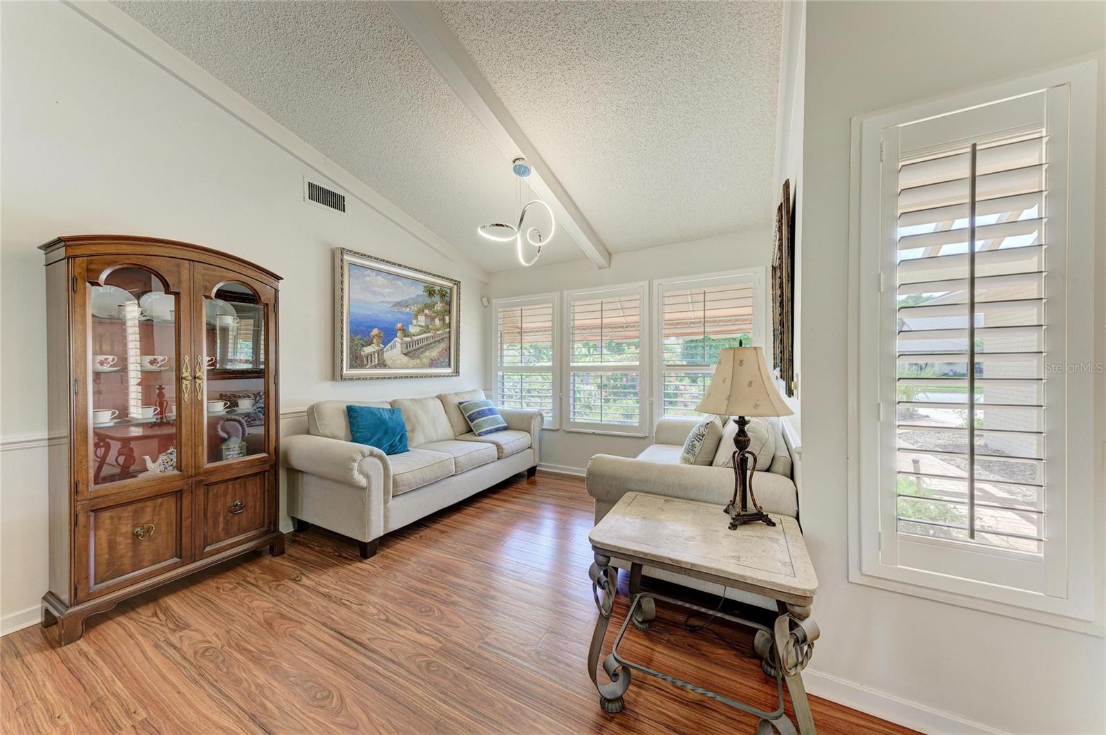 PINE MEADOW - Residential