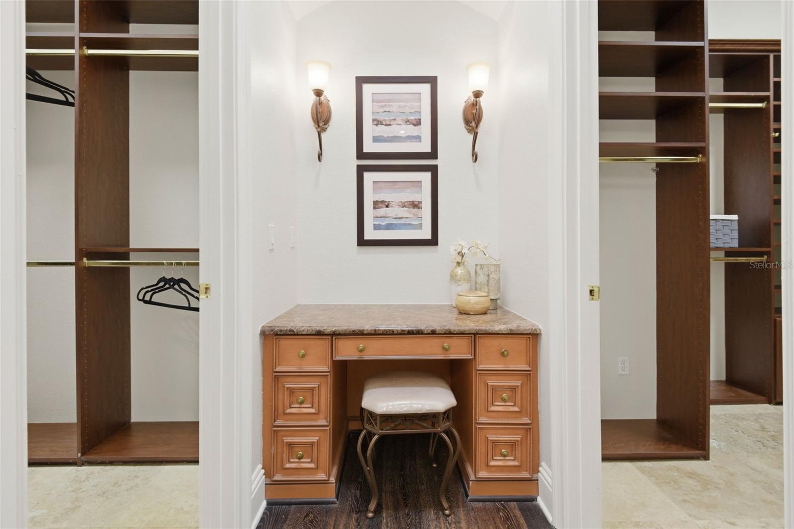 KEENES POINTE - Residential