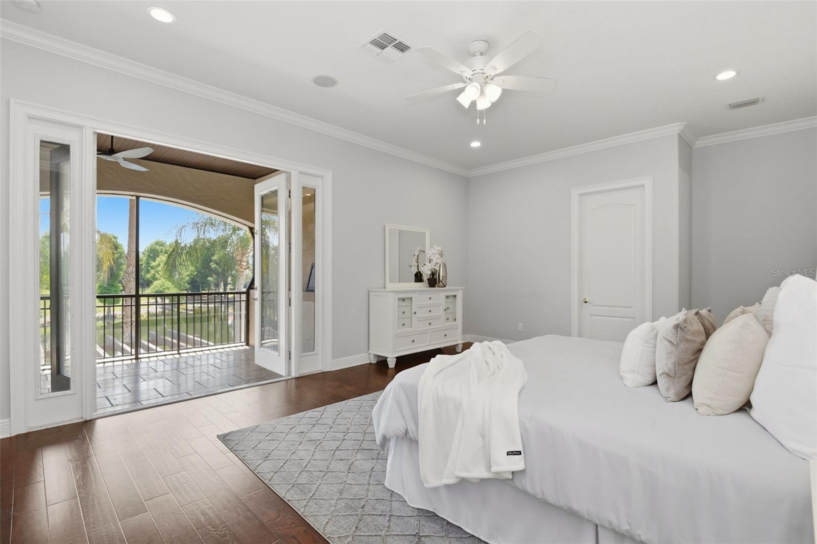 KEENES POINTE - Residential
