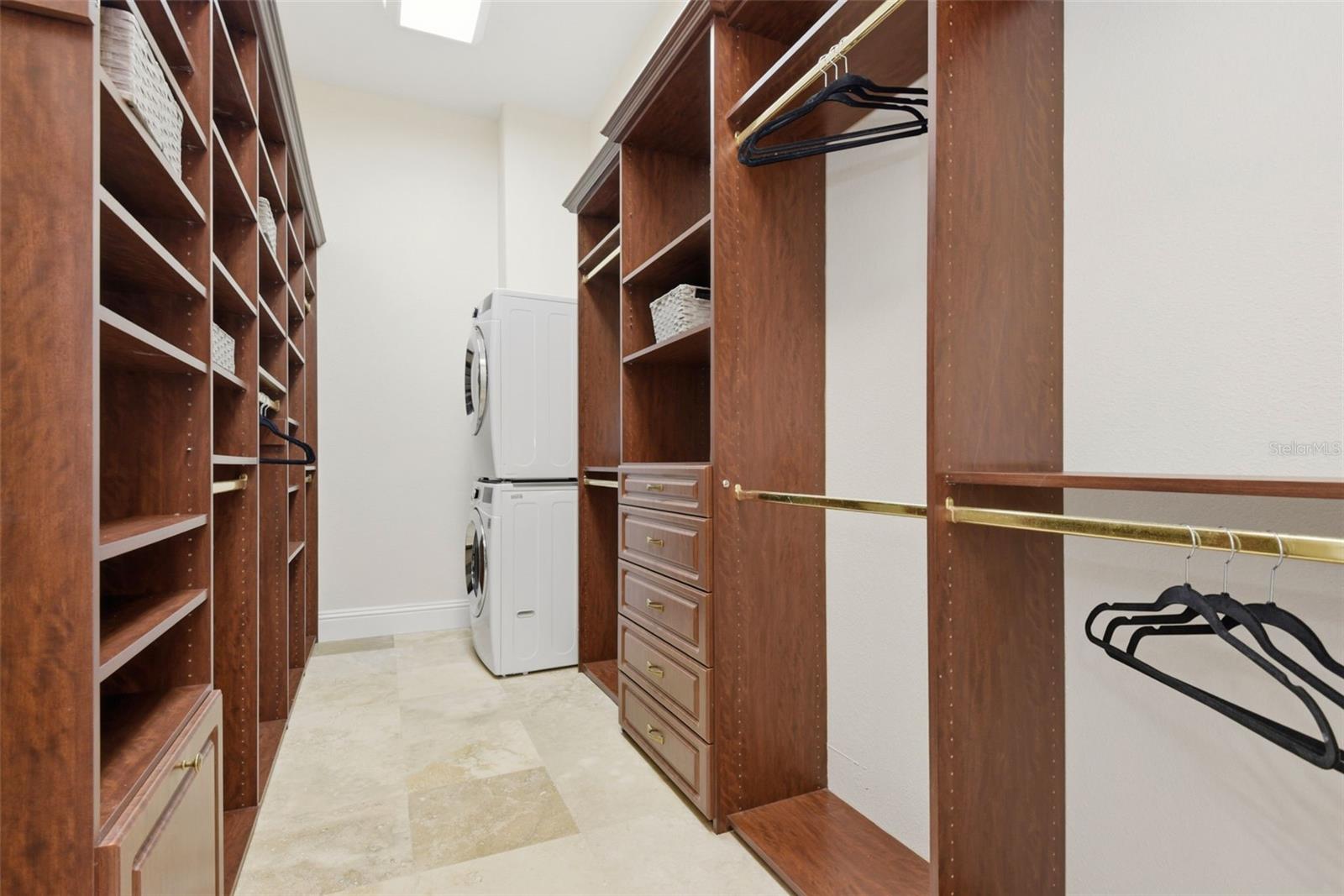 KEENES POINTE - Residential