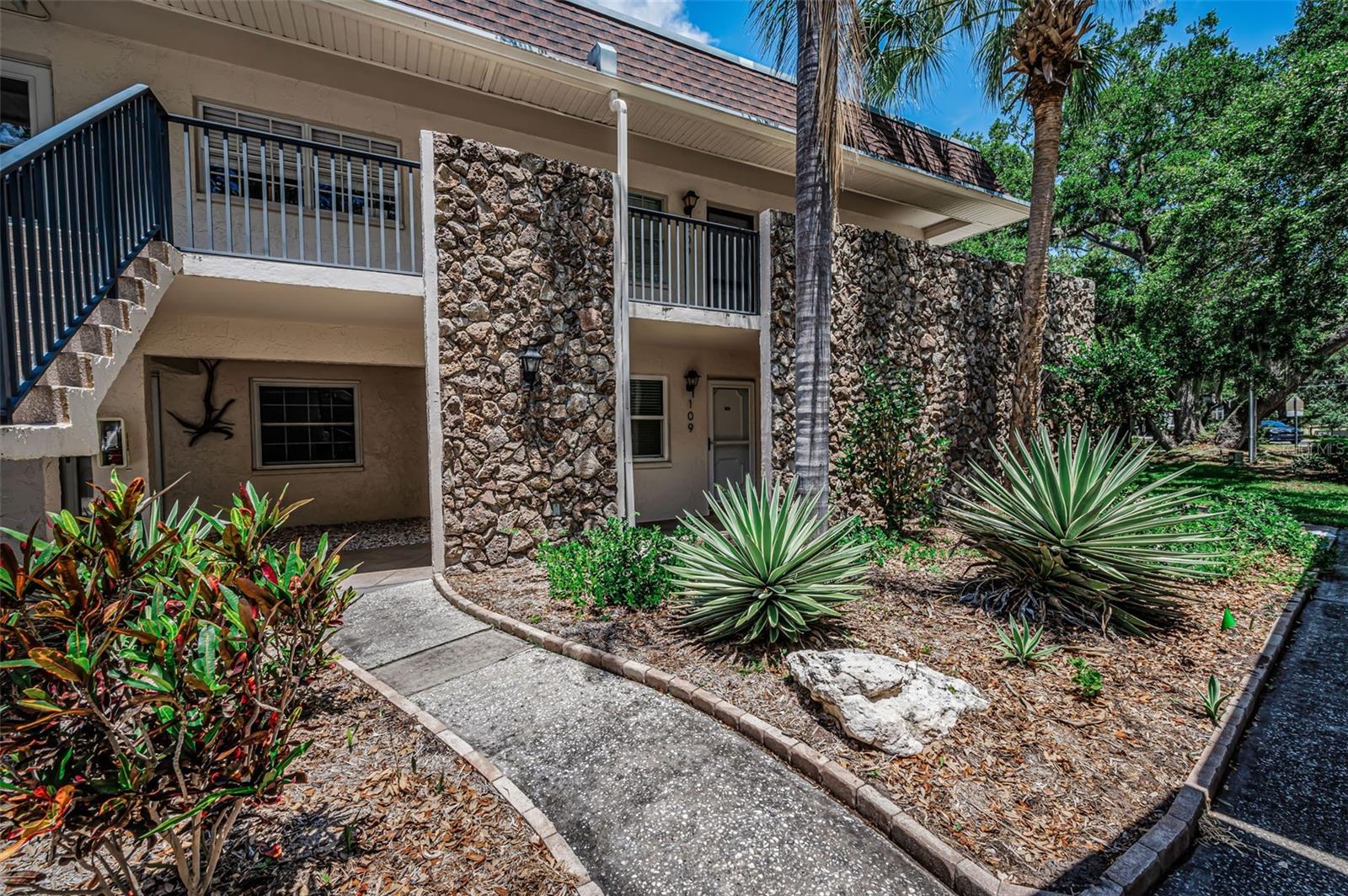 PATRICIAN OAKS - Residential