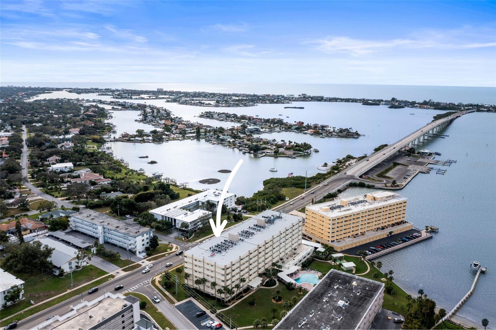 HARBOUR CLUB CONDO 2 - Residential