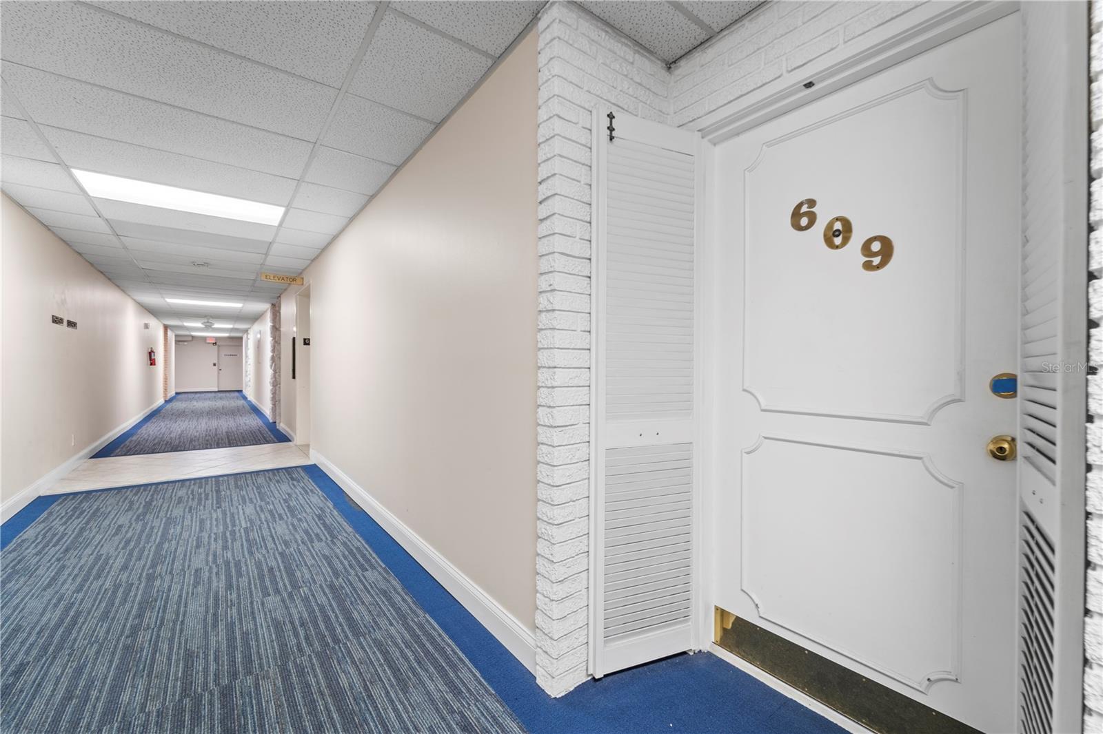 HARBOUR CLUB CONDO 2 - Residential