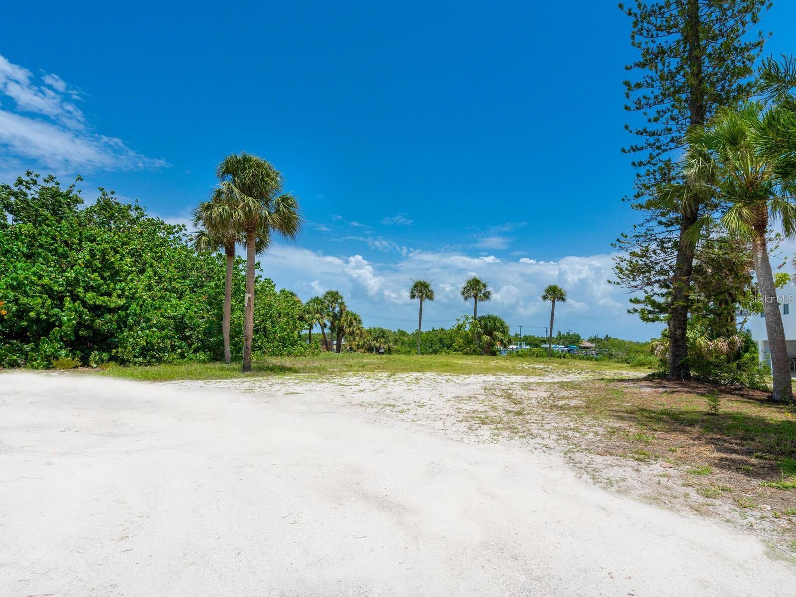 CASEY KEY - Land