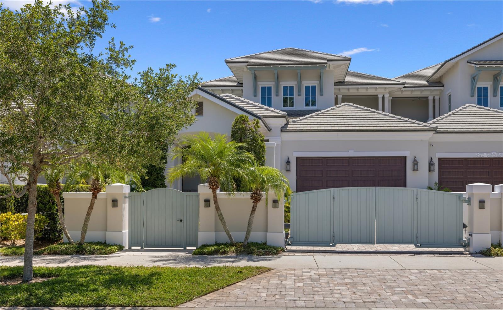 ROYAL PALM POINTE - Residential