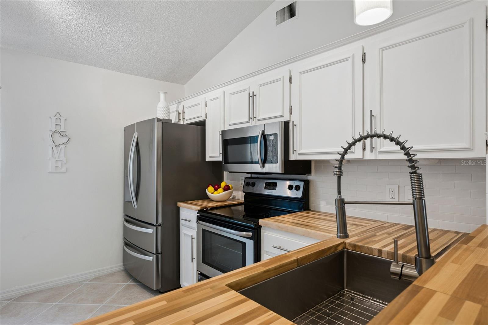 RESERVE AT THE CROSSINGS PH 1 THE - Residential