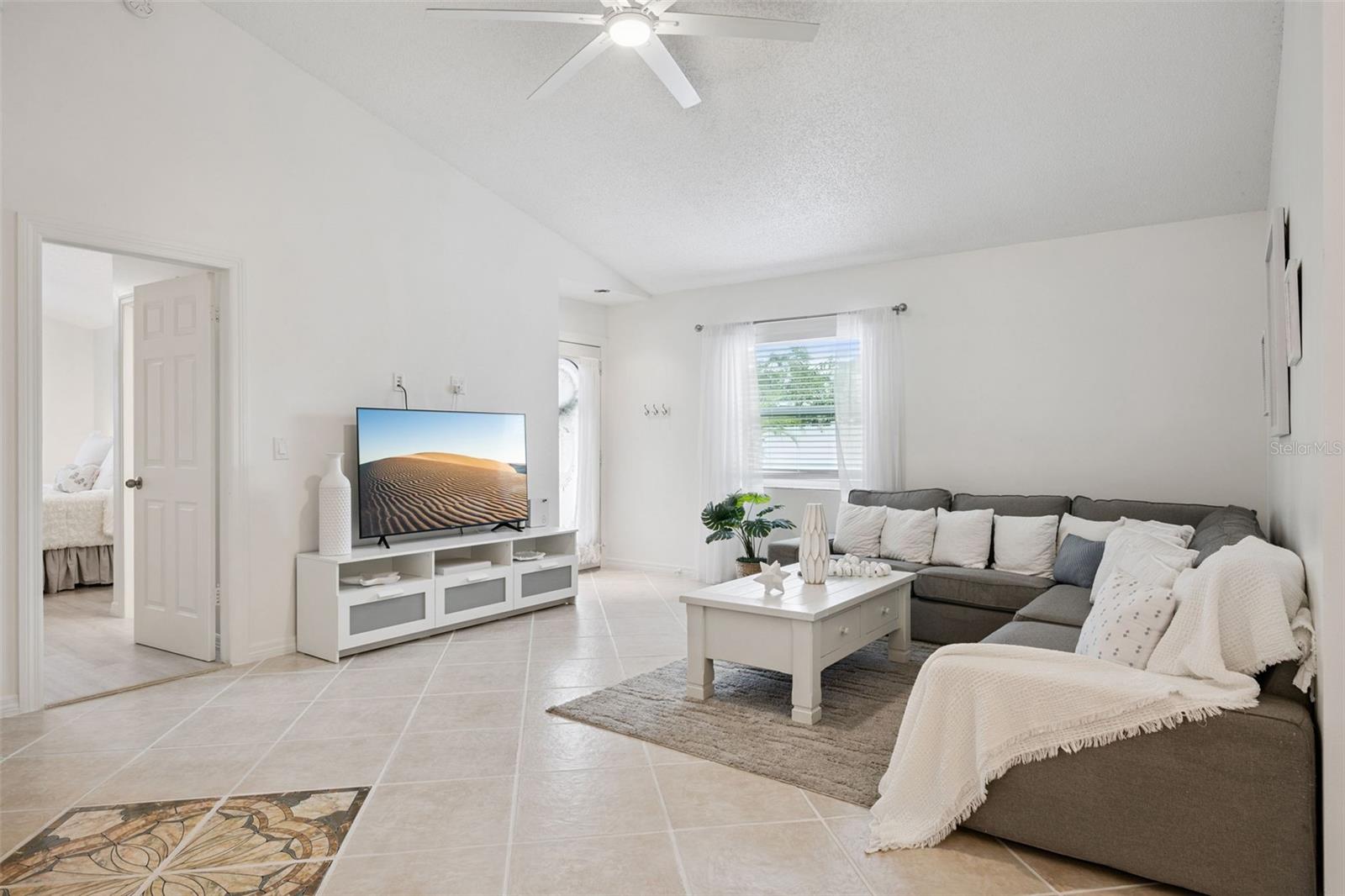 RESERVE AT THE CROSSINGS PH 1 THE - Residential
