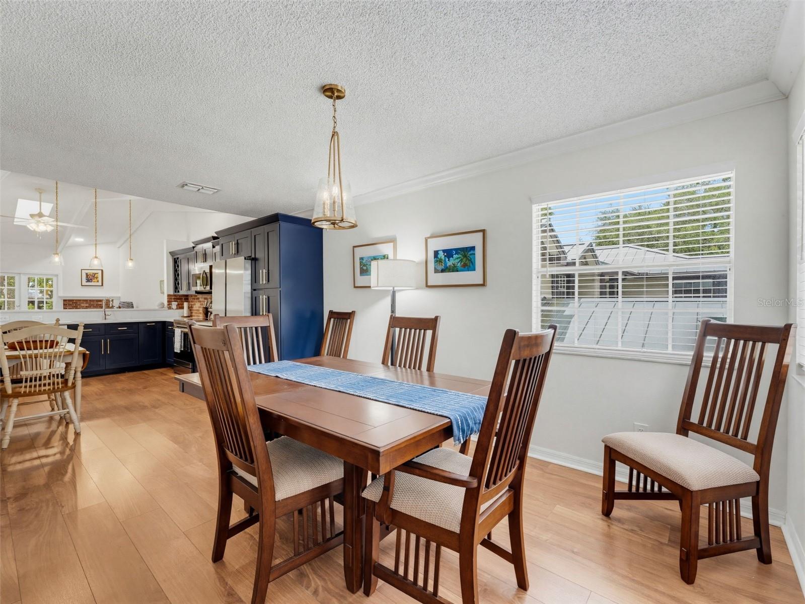 LAUREL OAKS AT COUNTRY WOODS CONDO - Residential