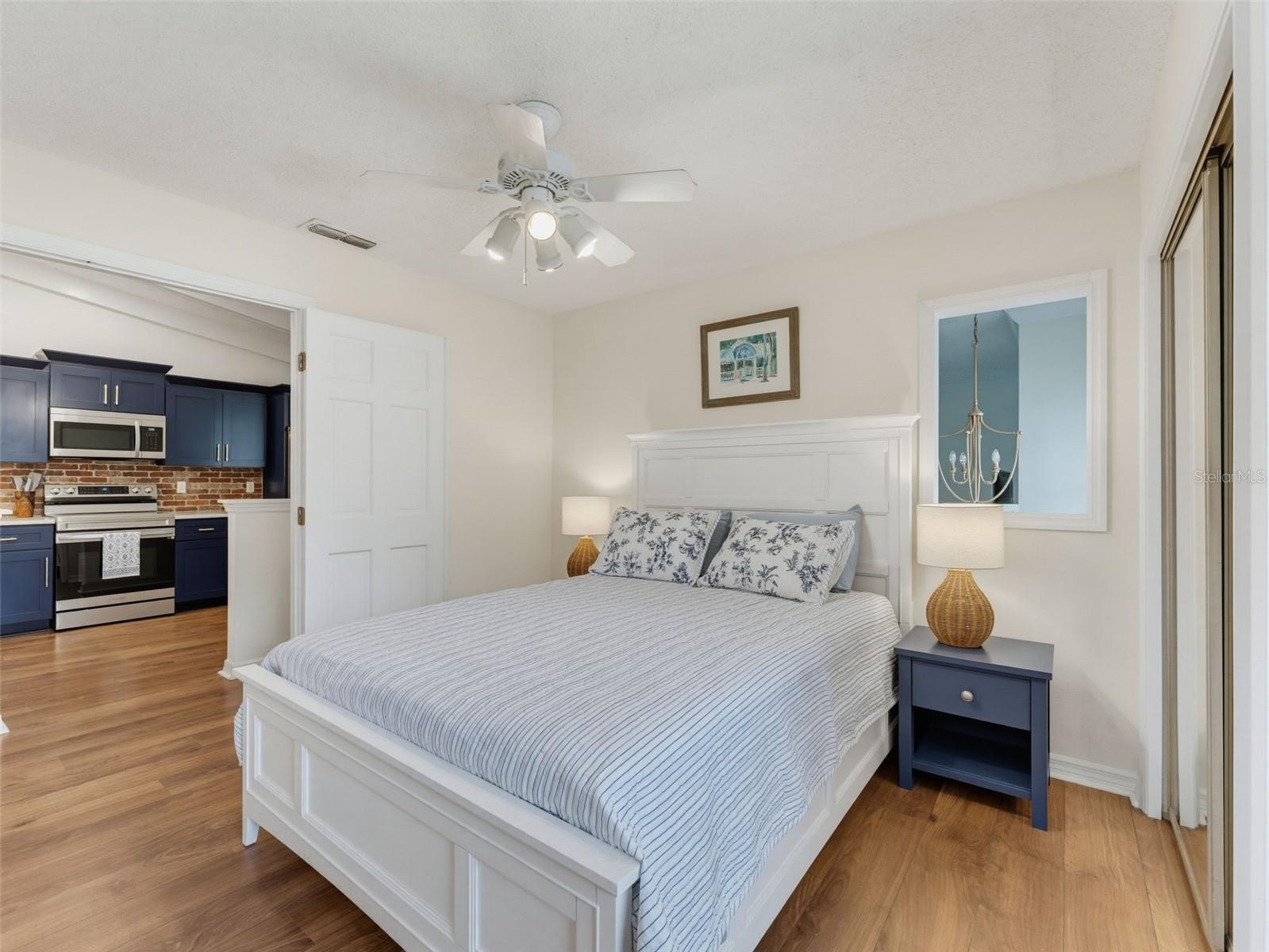 LAUREL OAKS AT COUNTRY WOODS CONDO - Residential