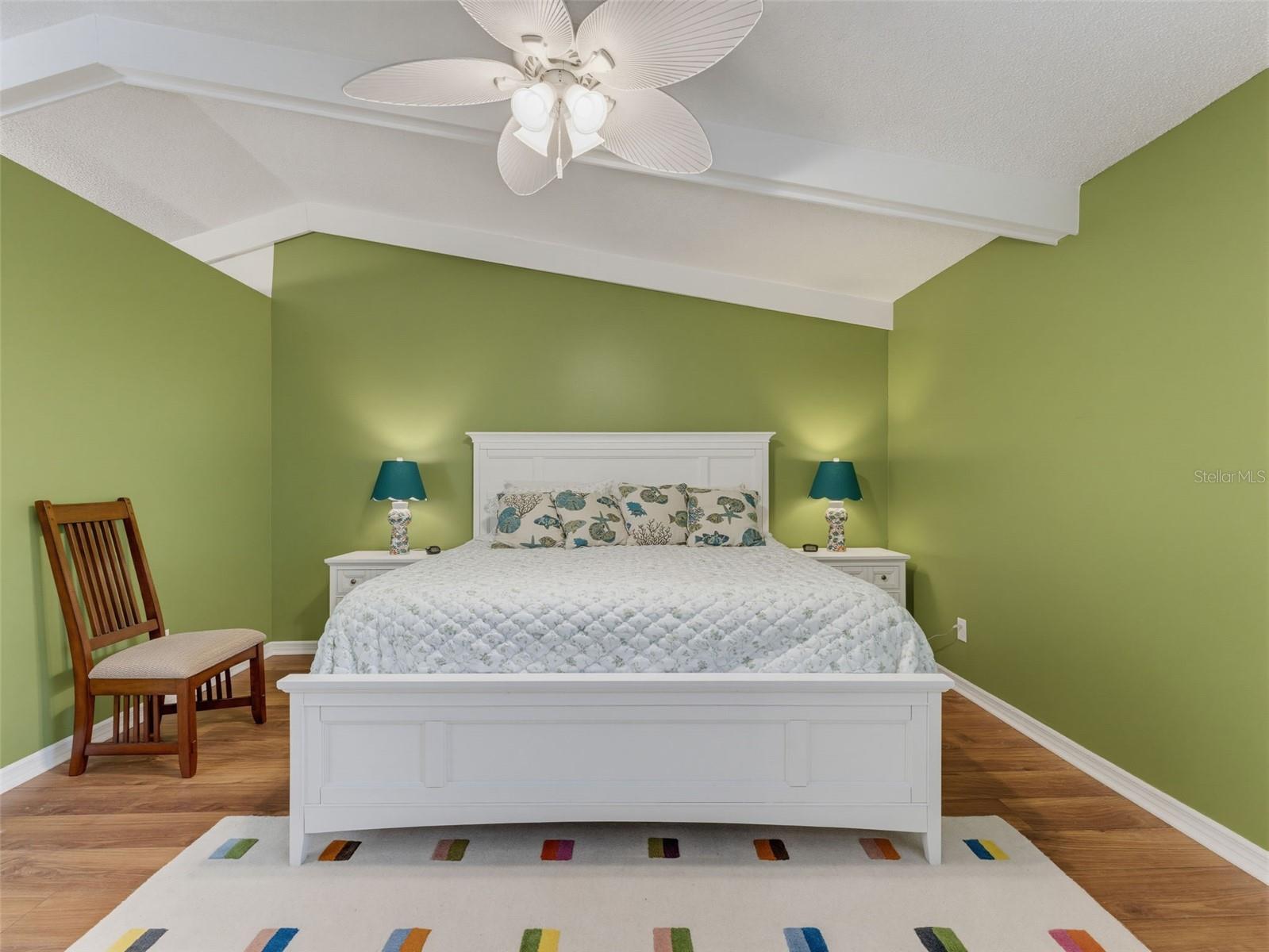 LAUREL OAKS AT COUNTRY WOODS CONDO - Residential
