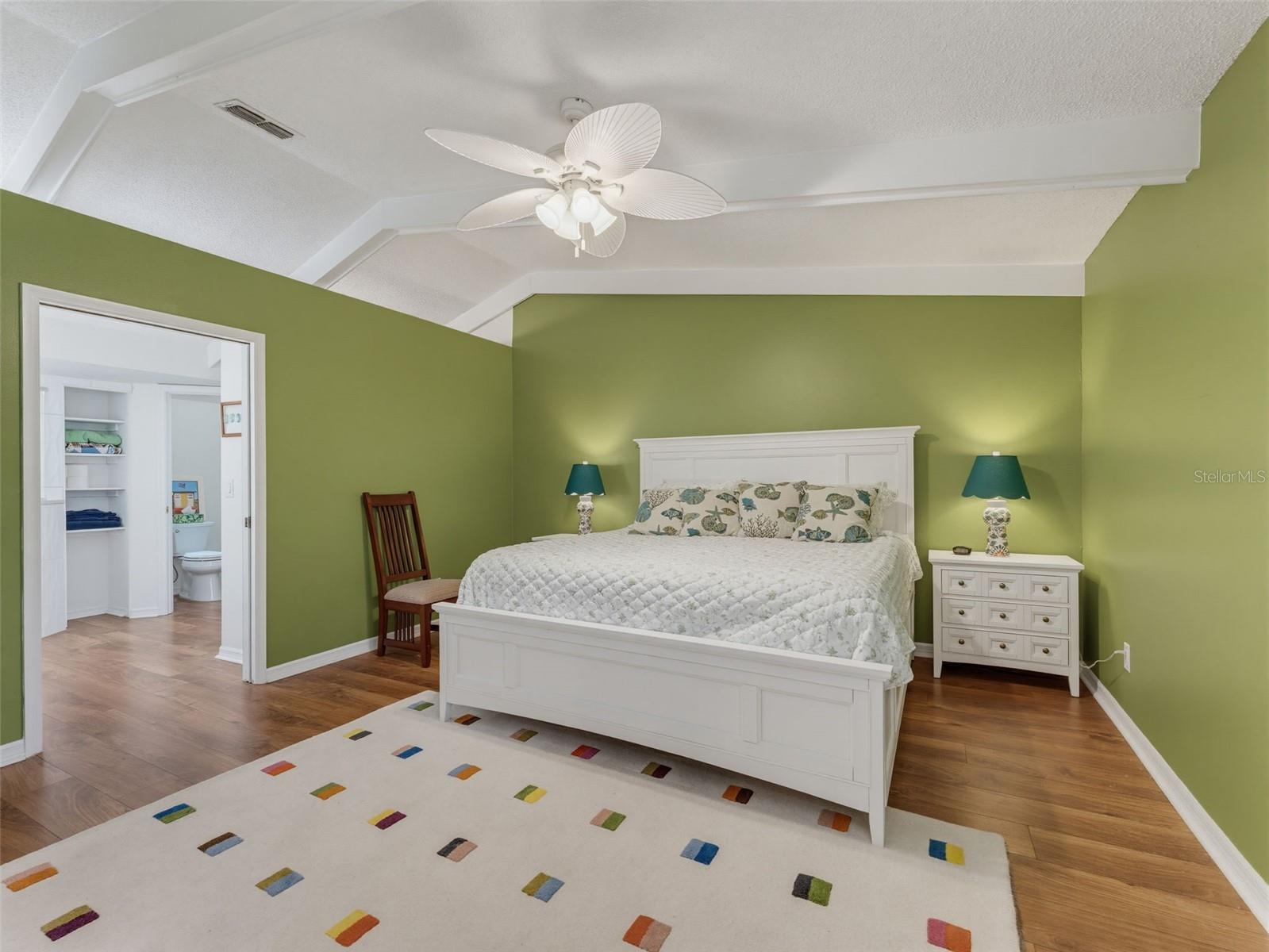 LAUREL OAKS AT COUNTRY WOODS CONDO - Residential