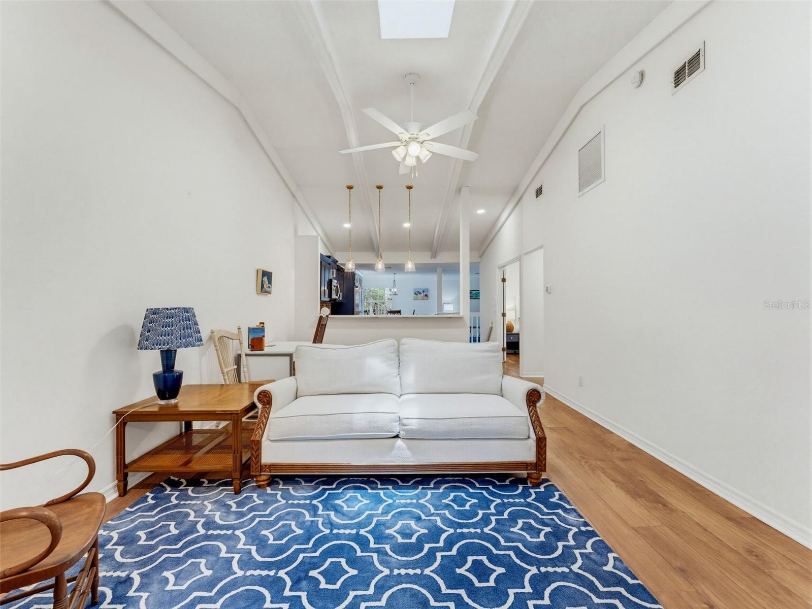 LAUREL OAKS AT COUNTRY WOODS CONDO - Residential