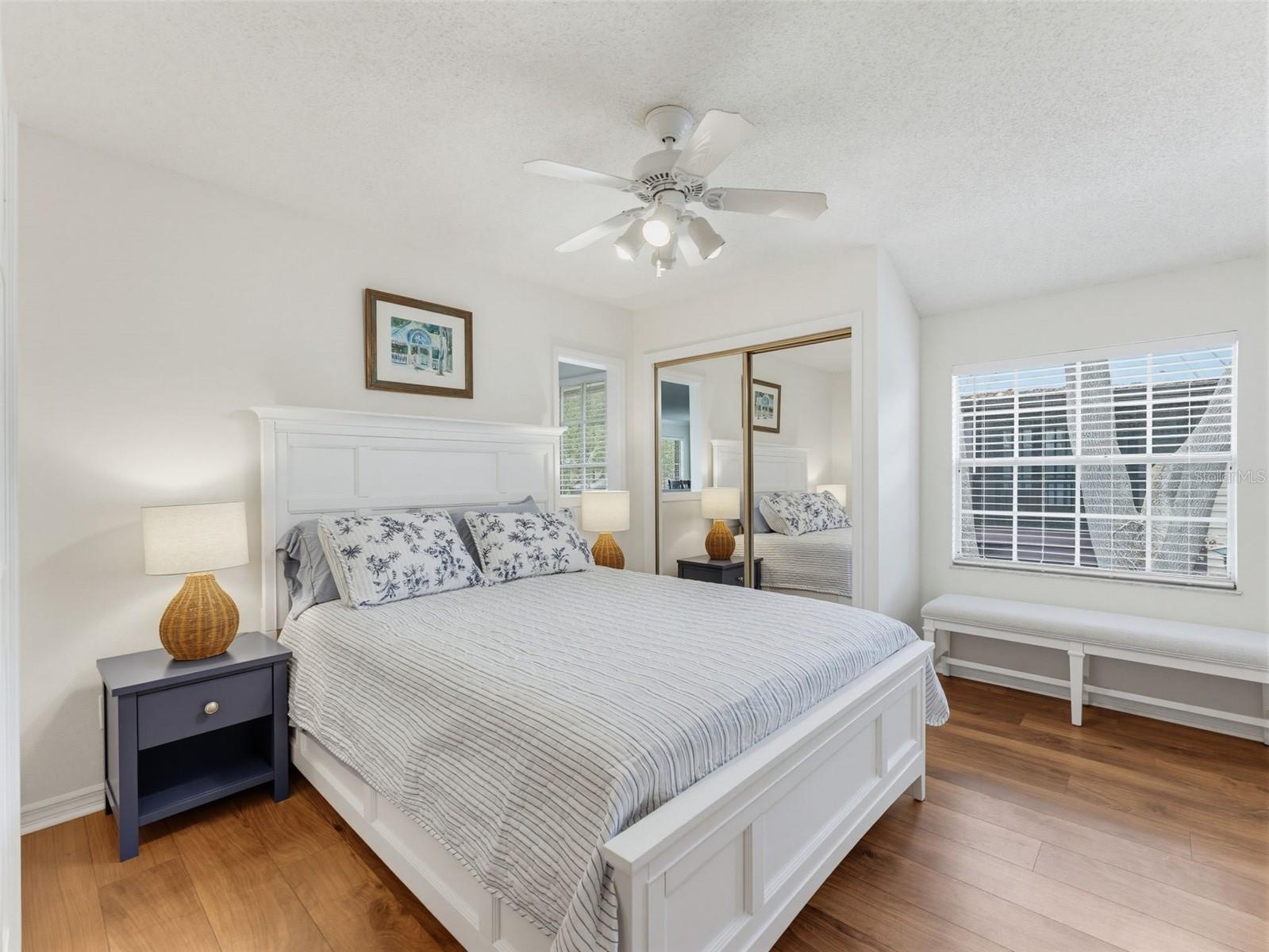 LAUREL OAKS AT COUNTRY WOODS CONDO - Residential