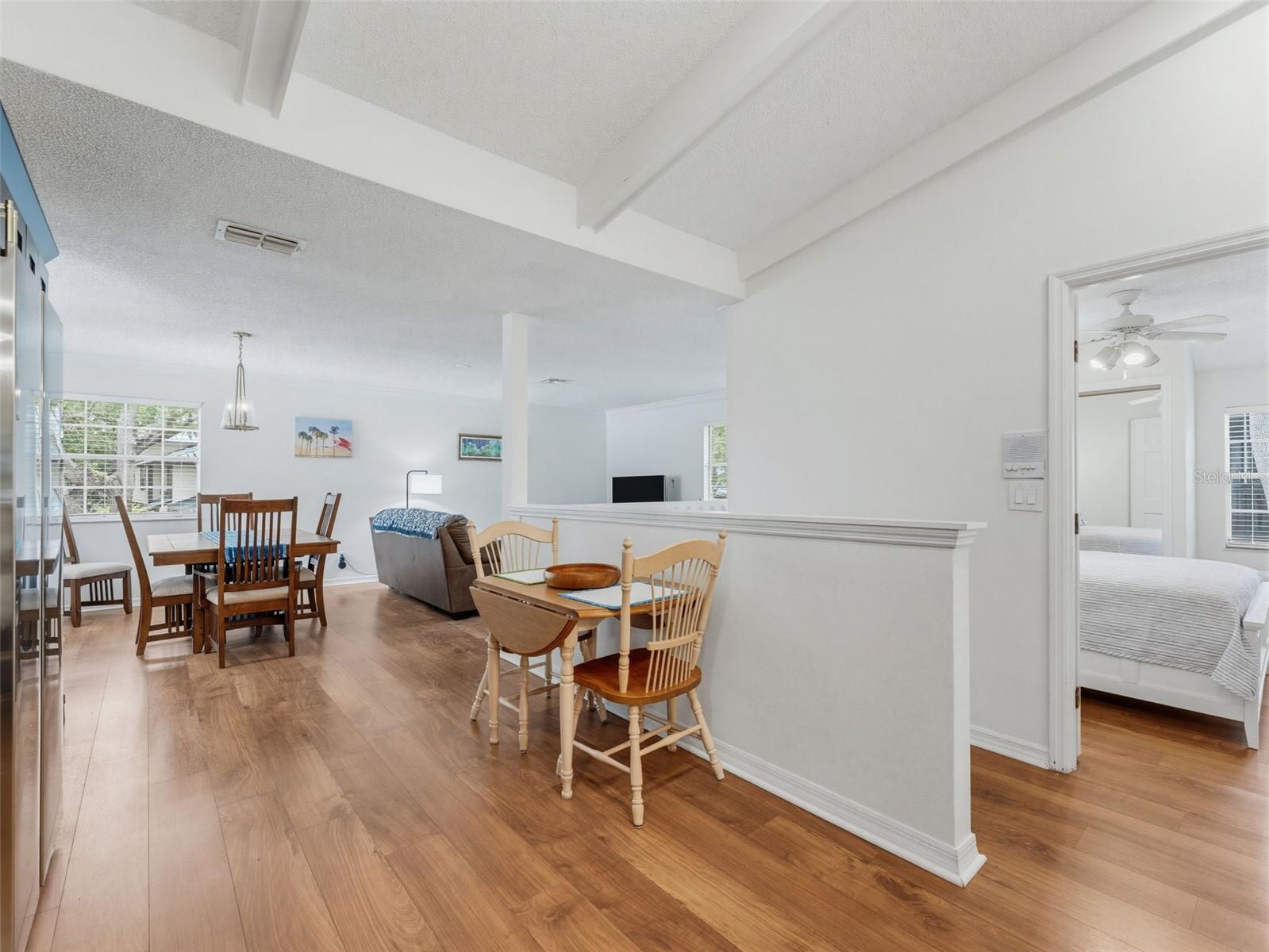LAUREL OAKS AT COUNTRY WOODS CONDO - Residential