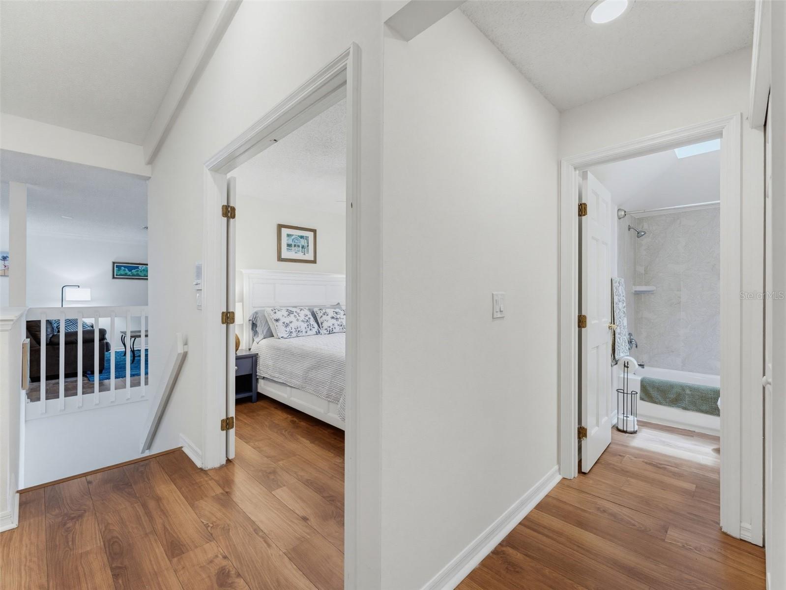 LAUREL OAKS AT COUNTRY WOODS CONDO - Residential