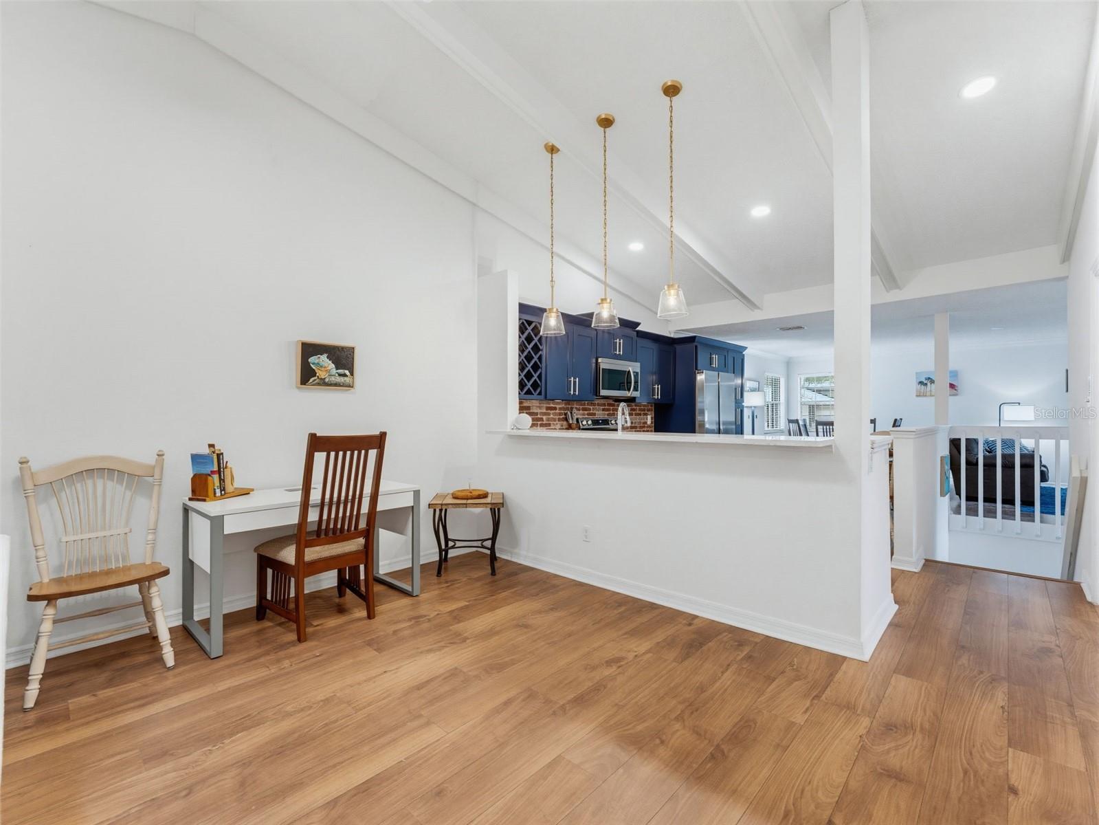 LAUREL OAKS AT COUNTRY WOODS CONDO - Residential