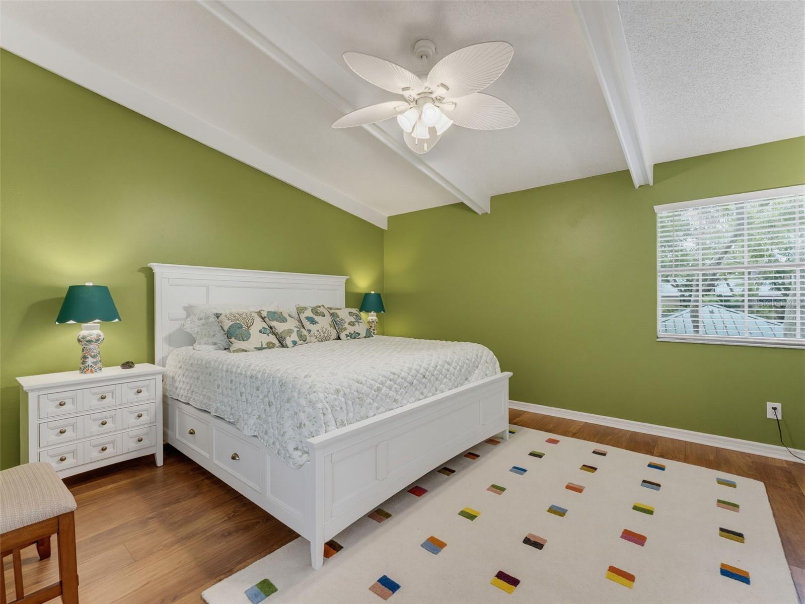 LAUREL OAKS AT COUNTRY WOODS CONDO - Residential