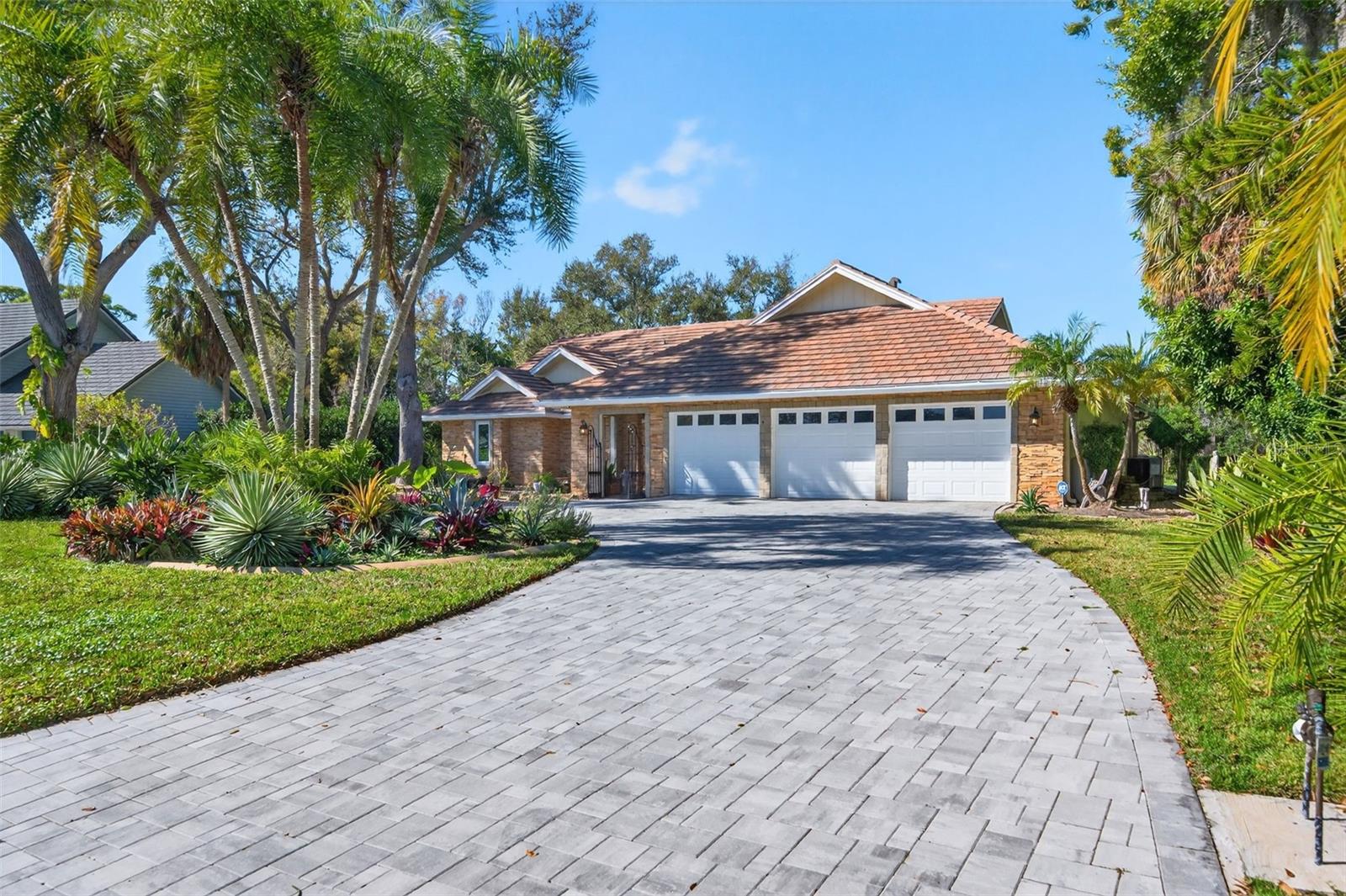RIVERVIEW LANDINGS - Residential