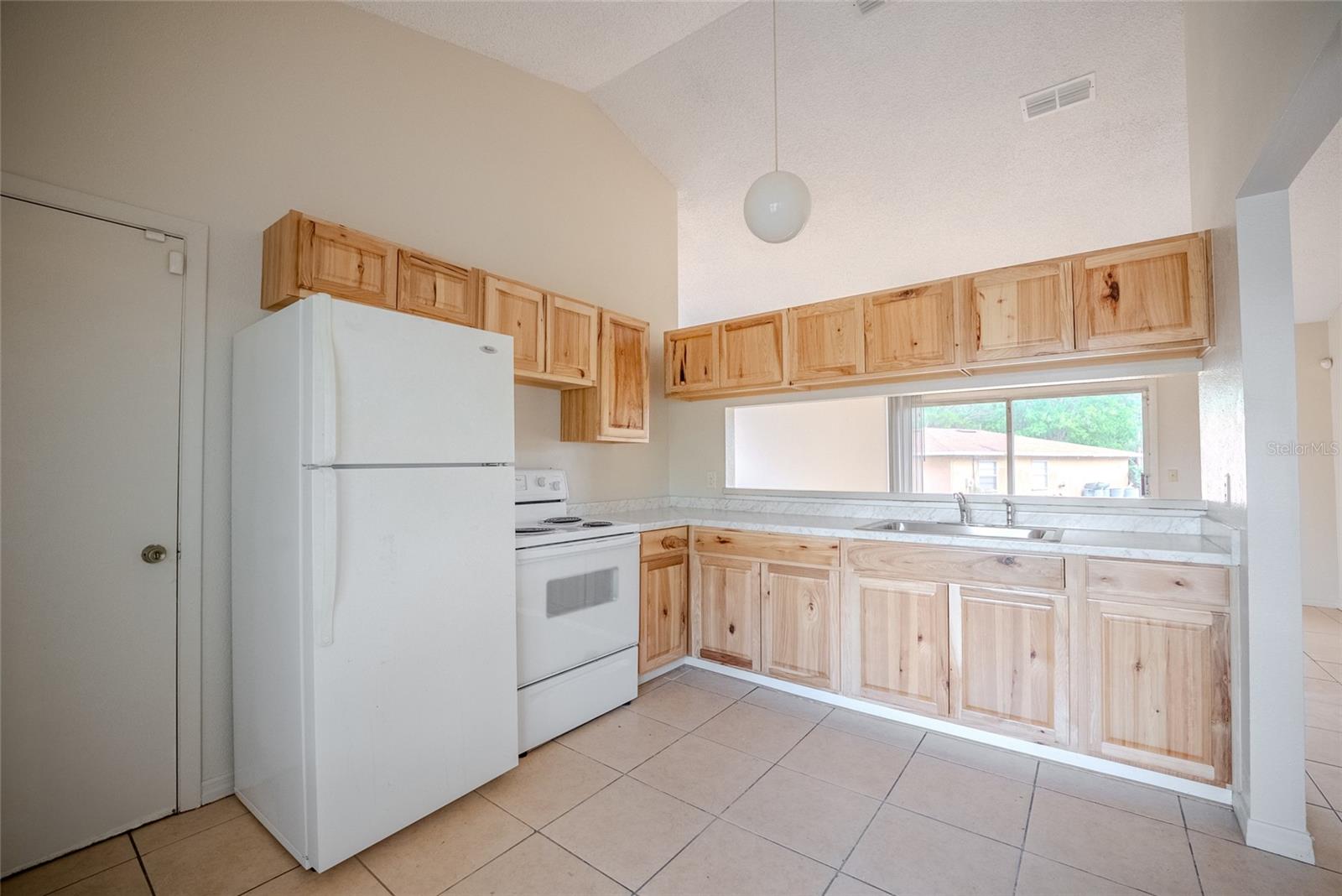 SILVER SPRINGS SHORES - Residential