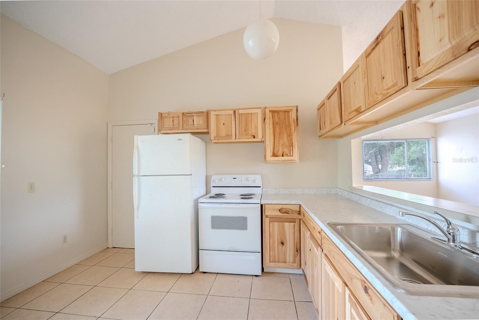 SILVER SPRINGS SHORES - Residential