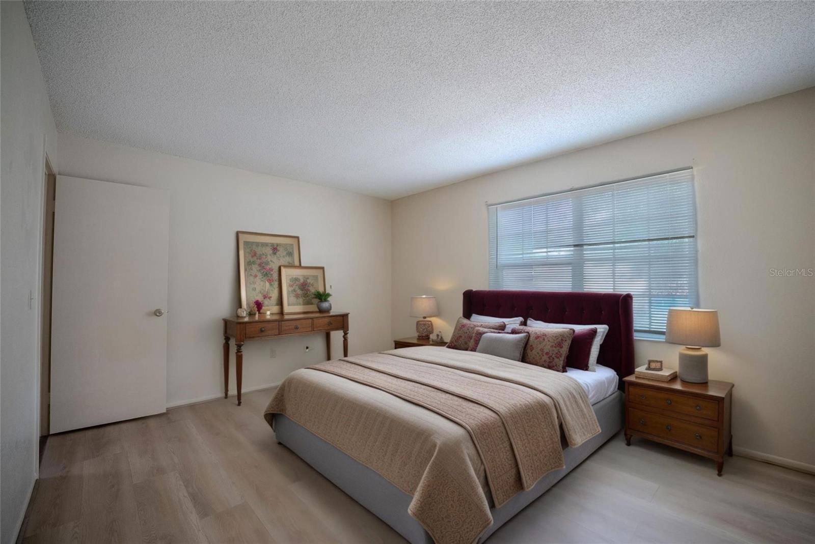 SILVER SPRINGS SHORES - Residential
